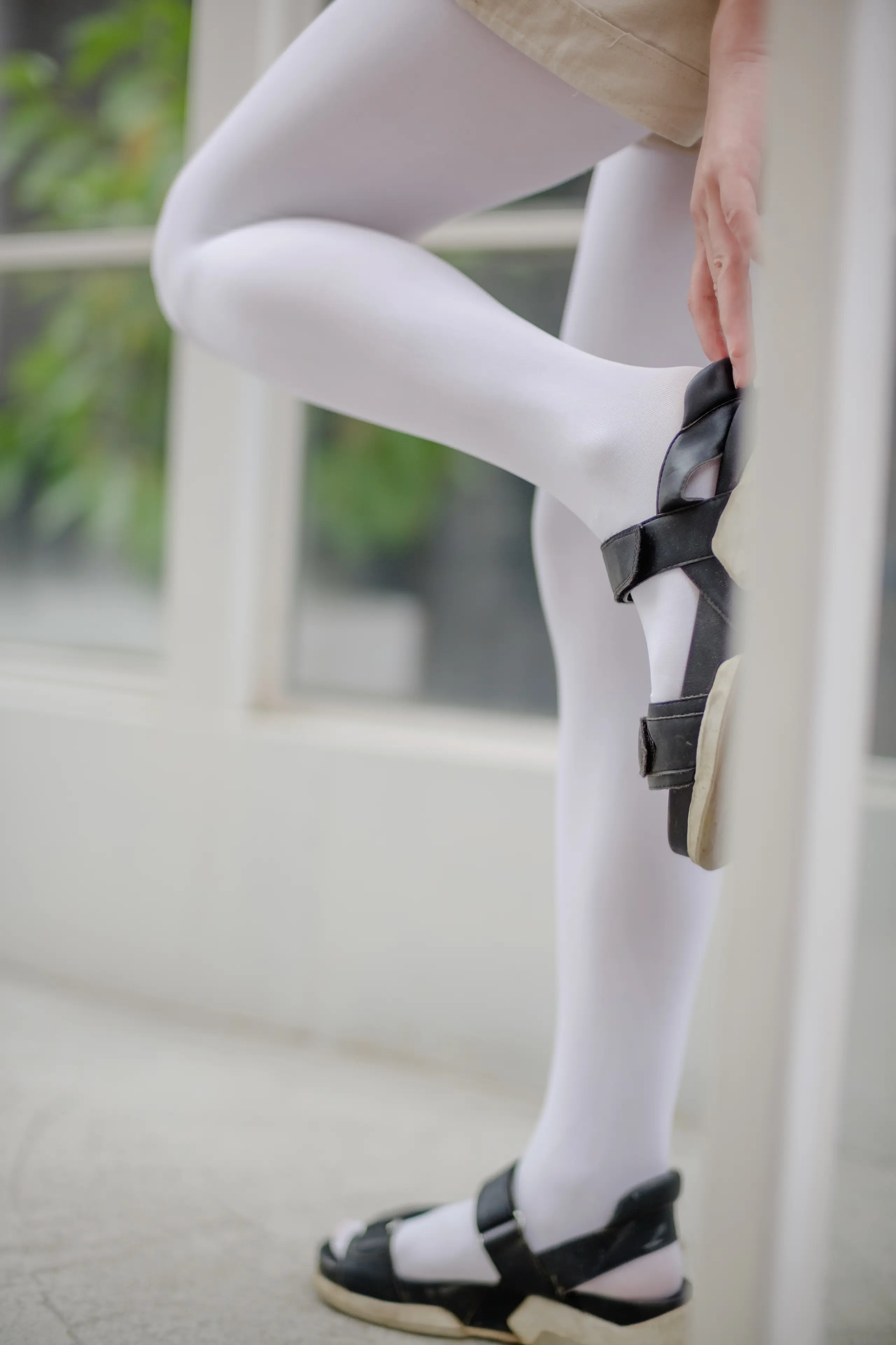 森萝财团 FREE 白丝长腿凉鞋室内写真 [59P]