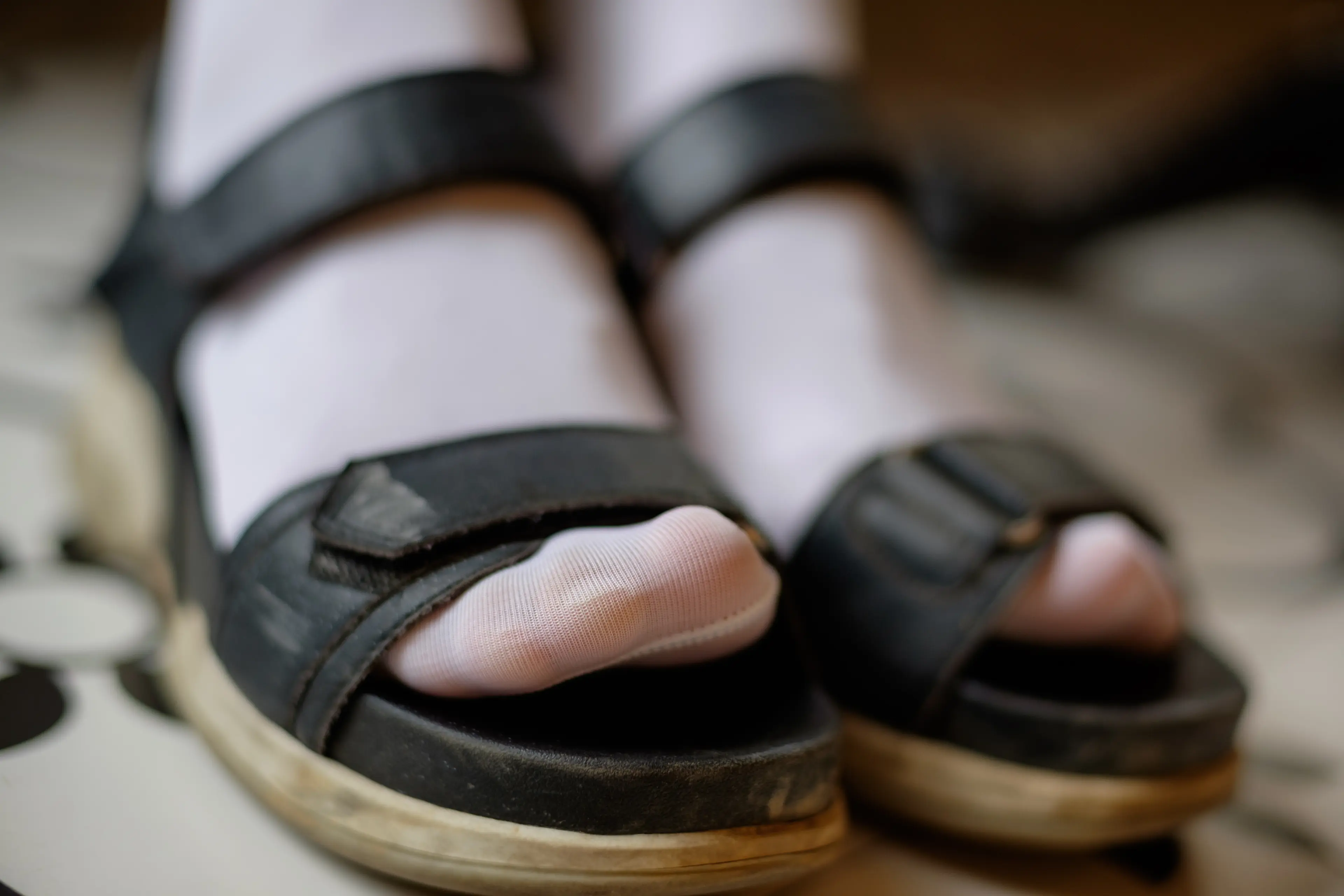 森萝财团 FREE 白丝长腿凉鞋室内写真 [59P]