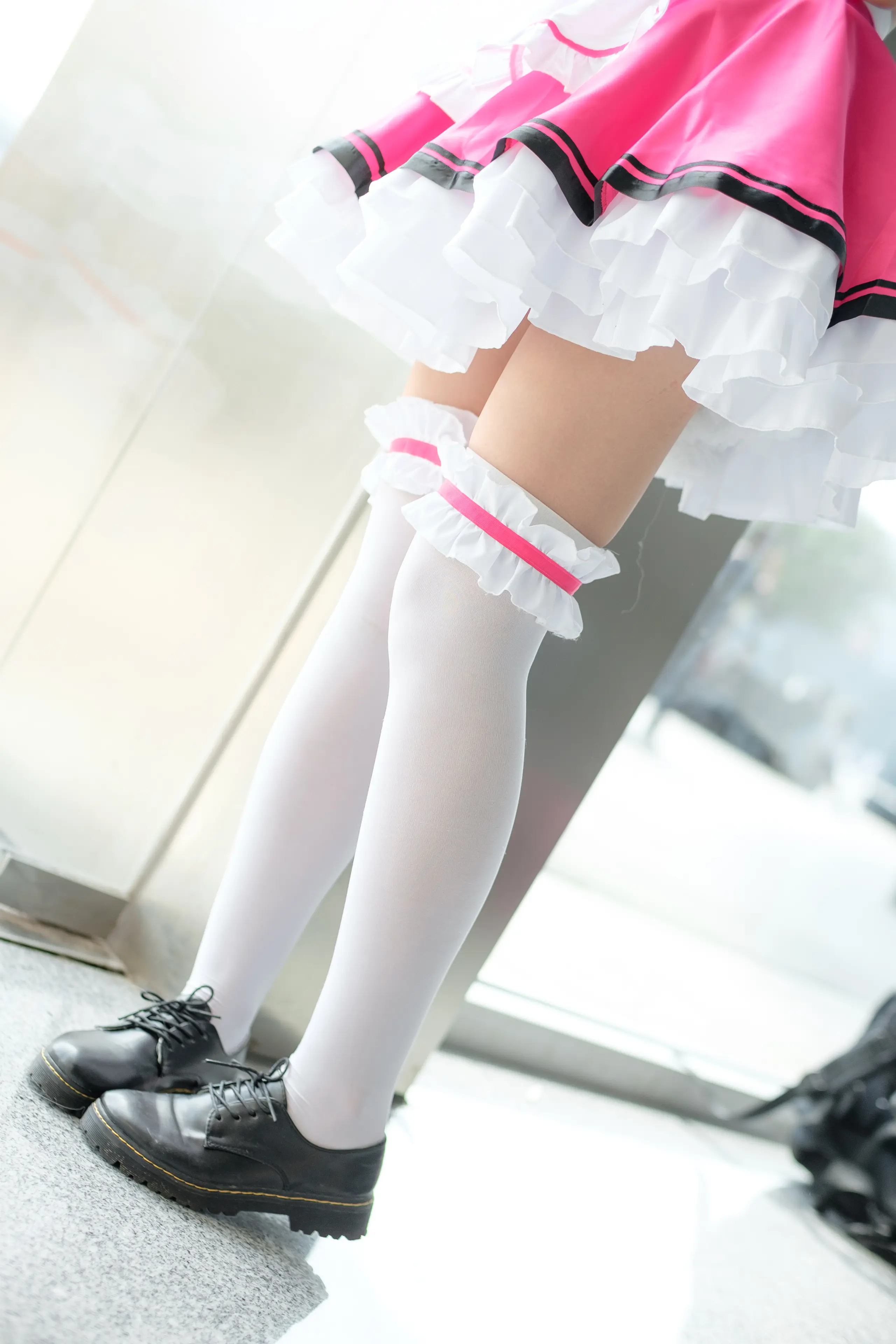 森萝财团 FREE 黑丝旗袍COS与白色丝袜美腿 [64P]