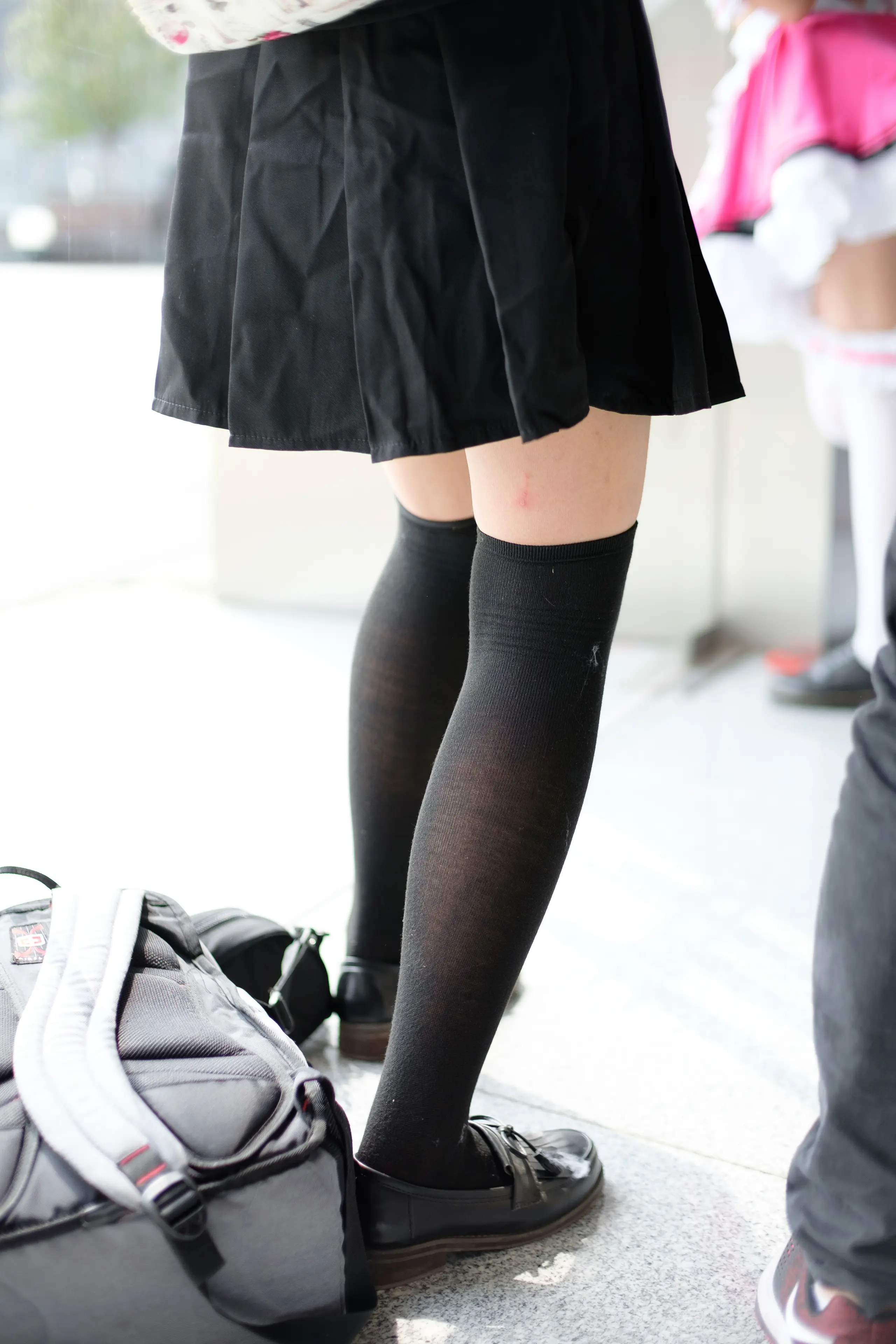 森萝财团 FREE 黑丝旗袍COS与白色丝袜美腿 [64P]