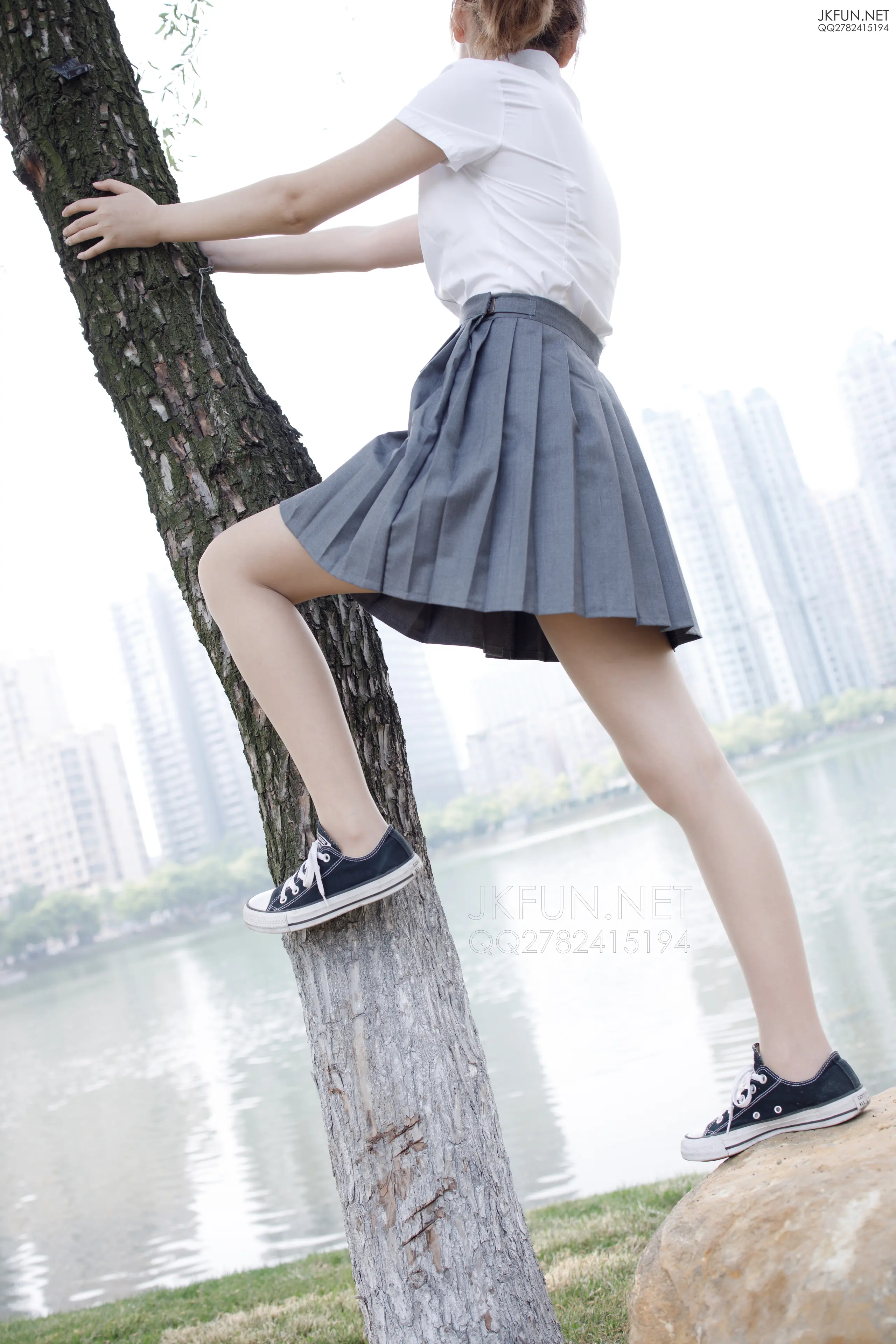 森萝财团 JKFUN 卉子 10D肉丝&裹腿 [116P]