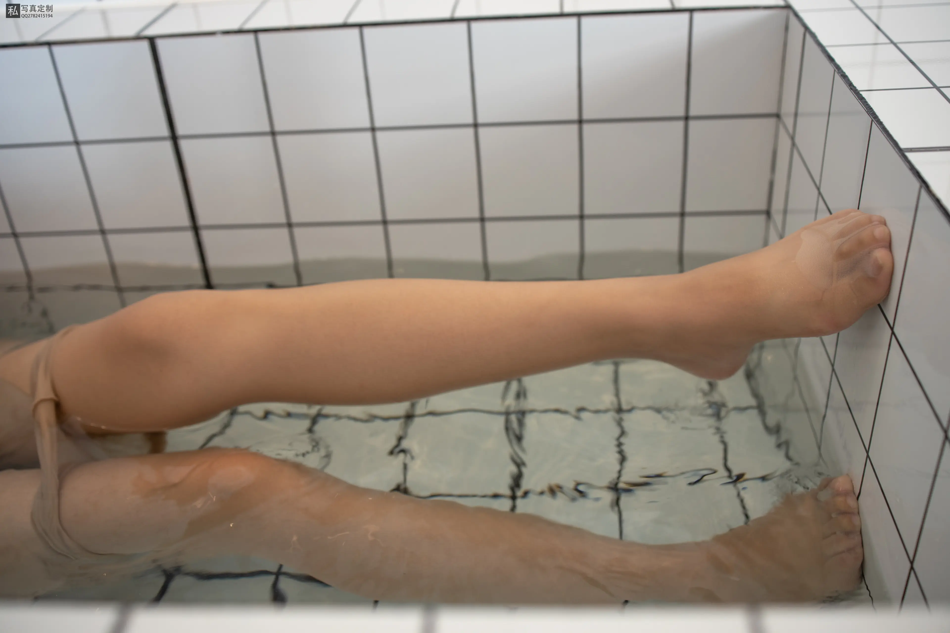 森萝财团 JKFUN 卉子 15D肉丝碎花小吊带 [106P]