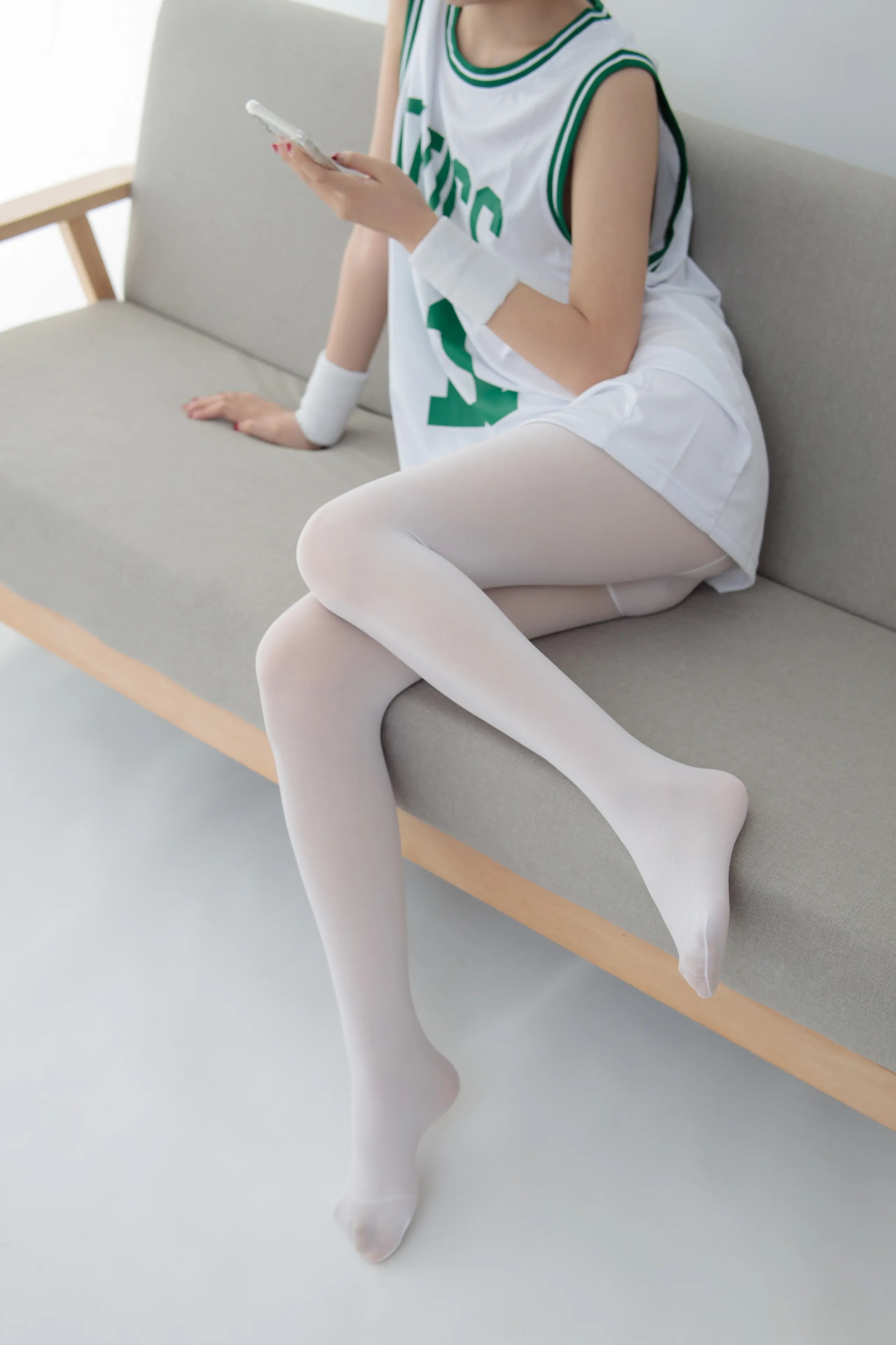 森萝财团 JKFUN 卉子 80D白丝与篮球无关 R16 [60P]