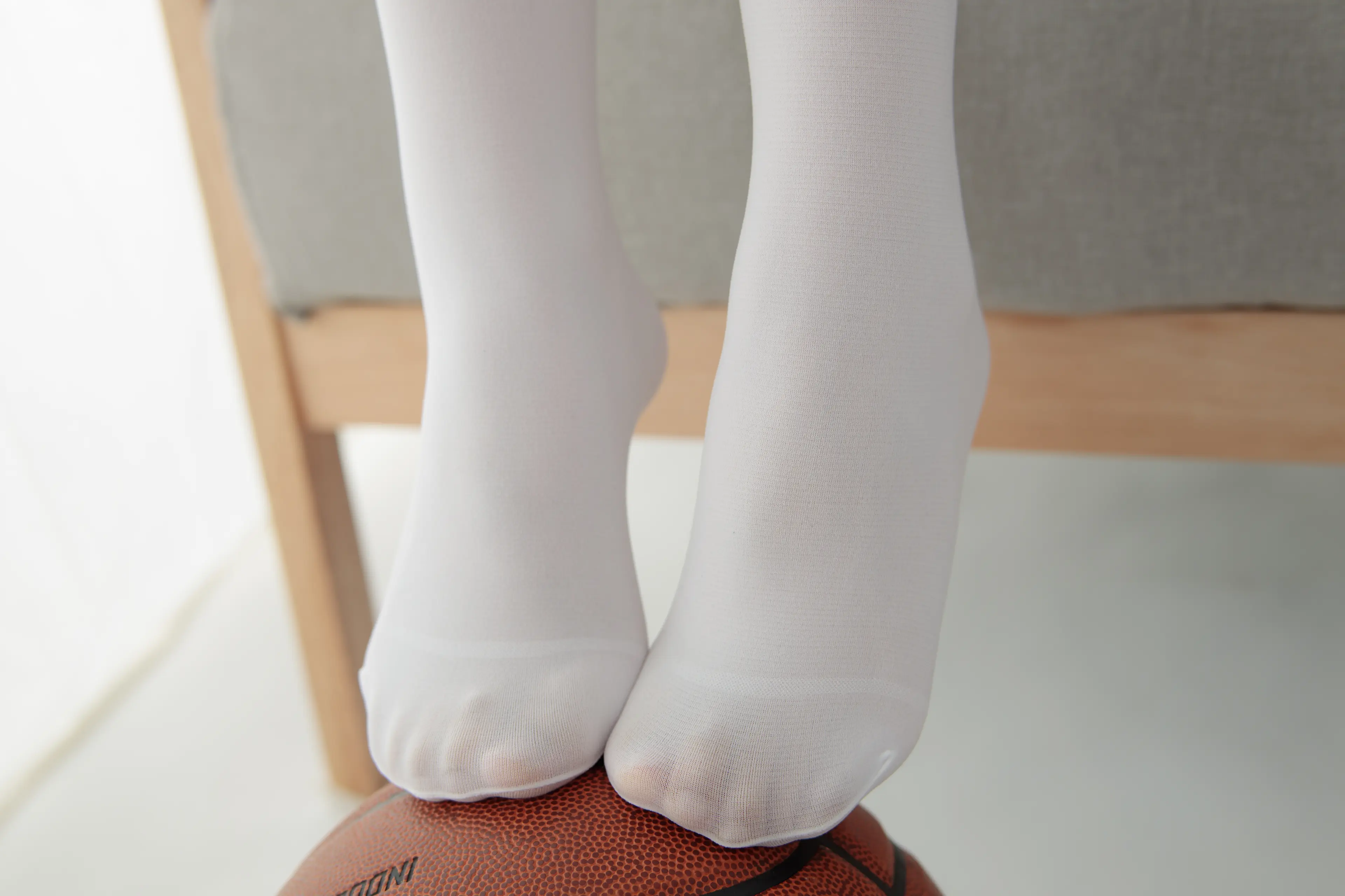 森萝财团 JKFUN 卉子 80D白丝与篮球无关 R16 [60P]