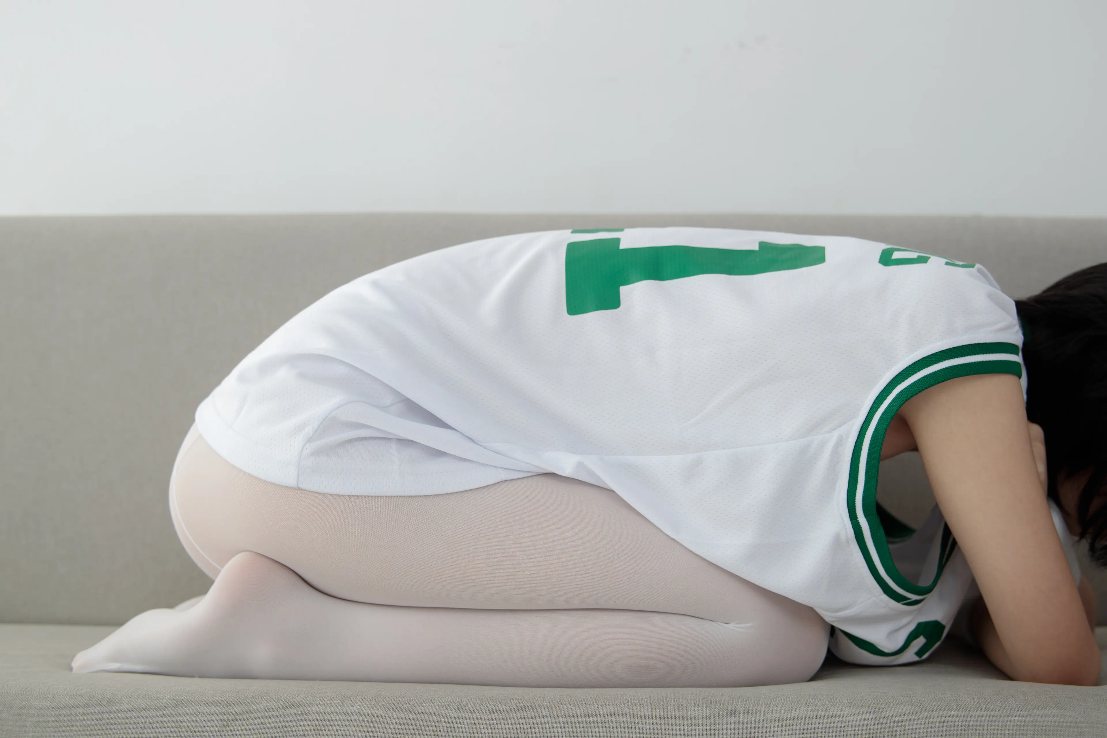 森萝财团 JKFUN 卉子 80D白丝与篮球无关 R16 [60P]