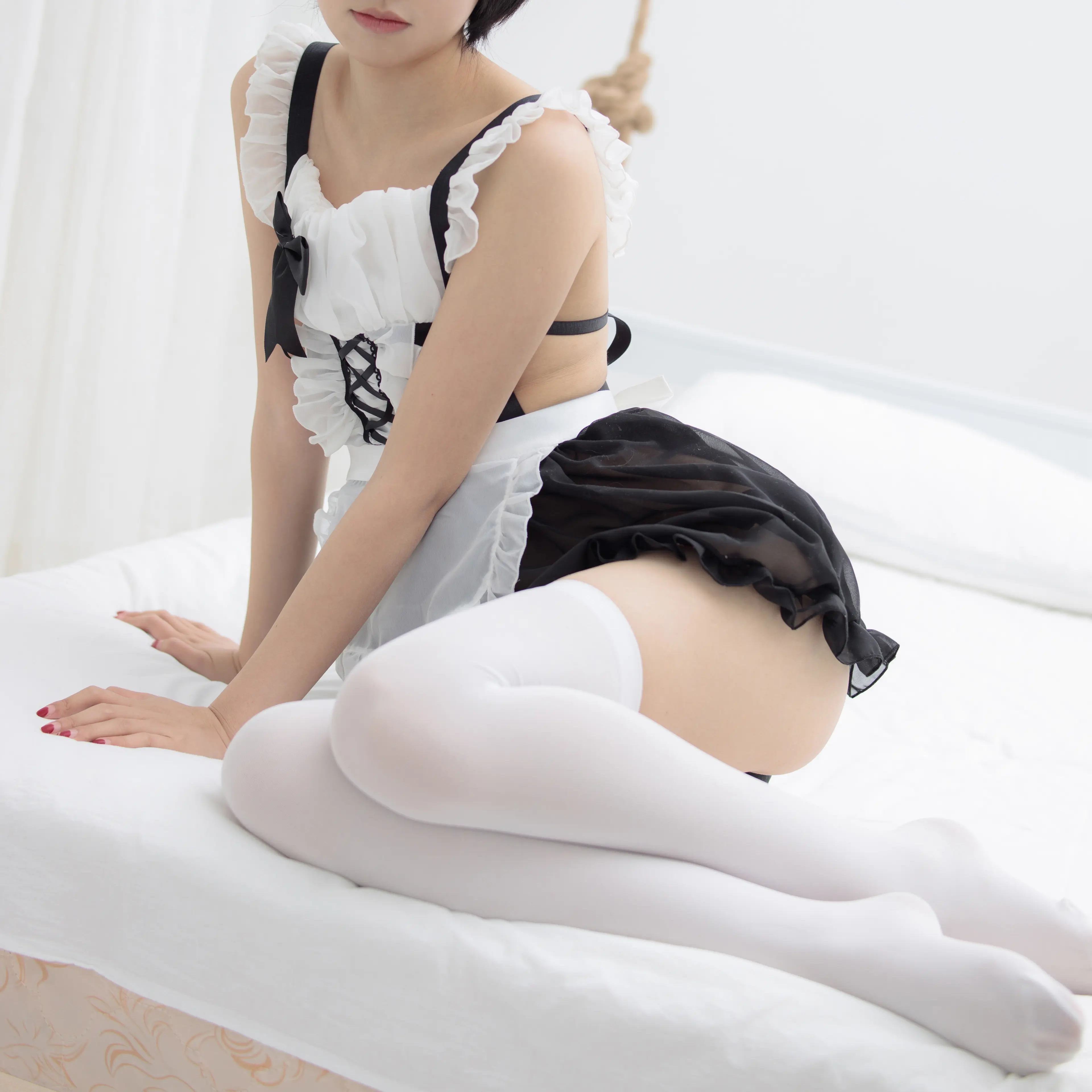 森萝财团 JKFUN 卉子 80D白色过膝袜 湿气很重的白色房间 [105P]