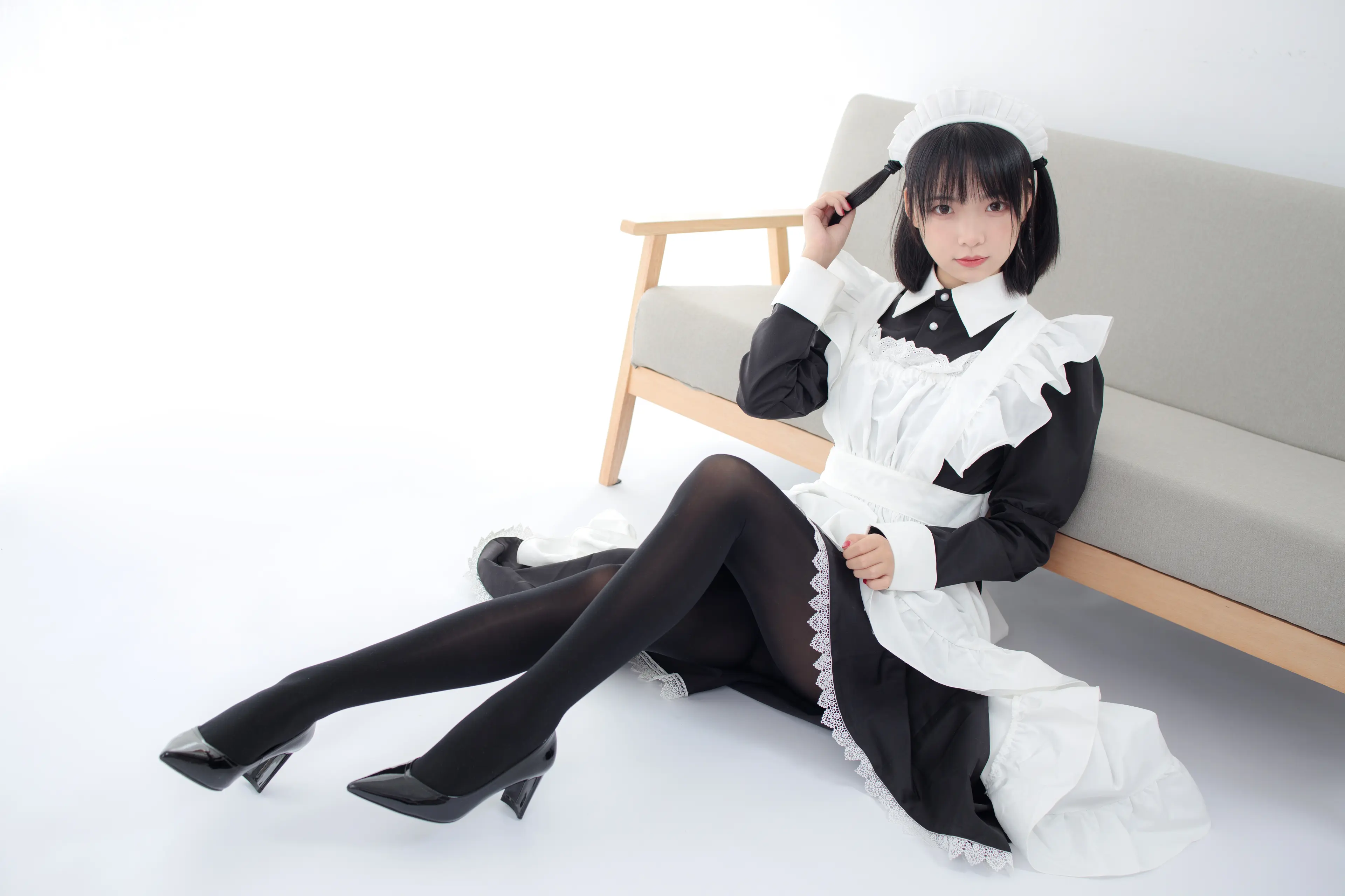 森萝财团 JKFUN 卉子 80D黑丝 踩物女仆 [67P]