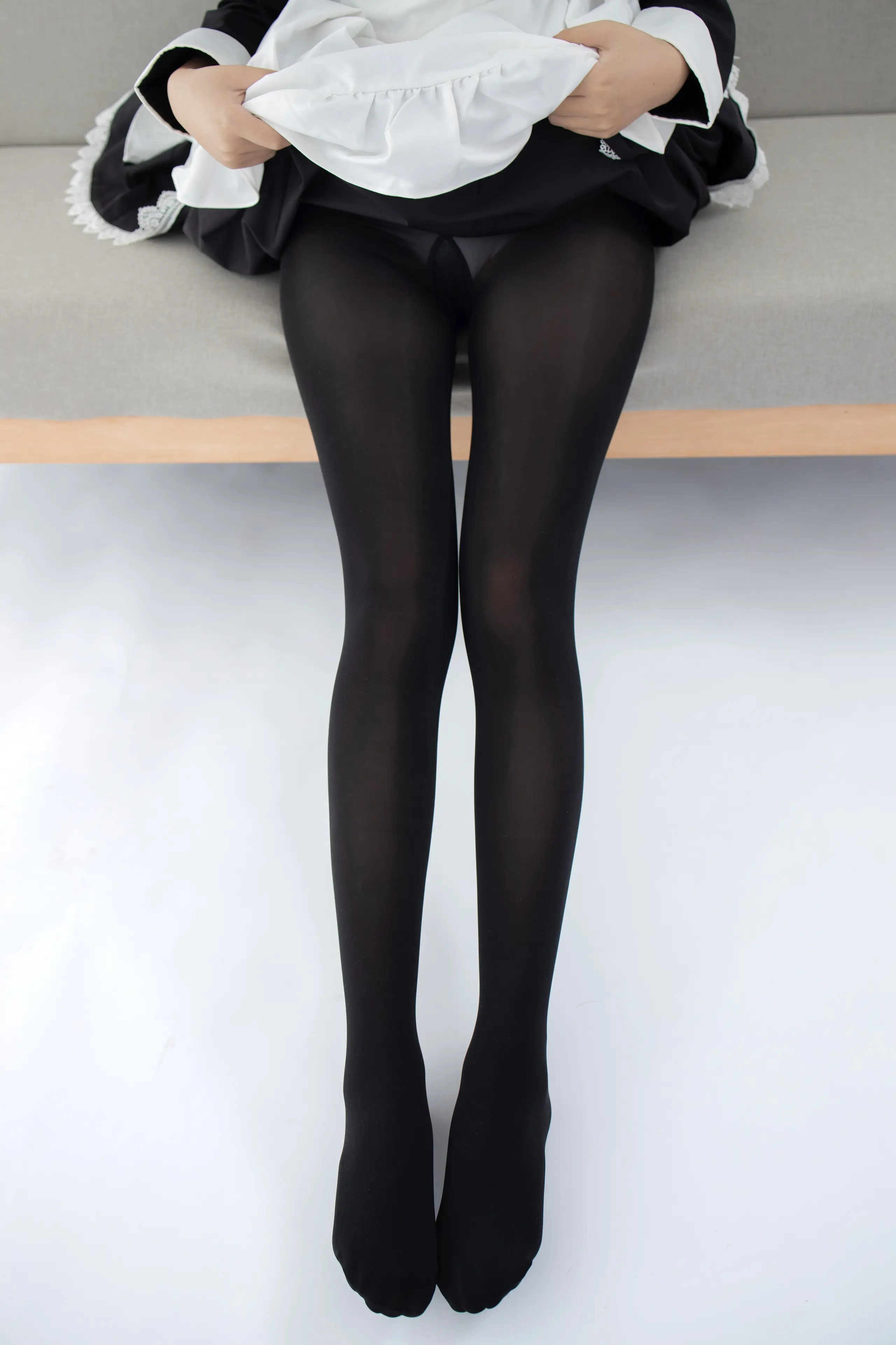 森萝财团 JKFUN 卉子 80D黑丝 踩物女仆 [67P]