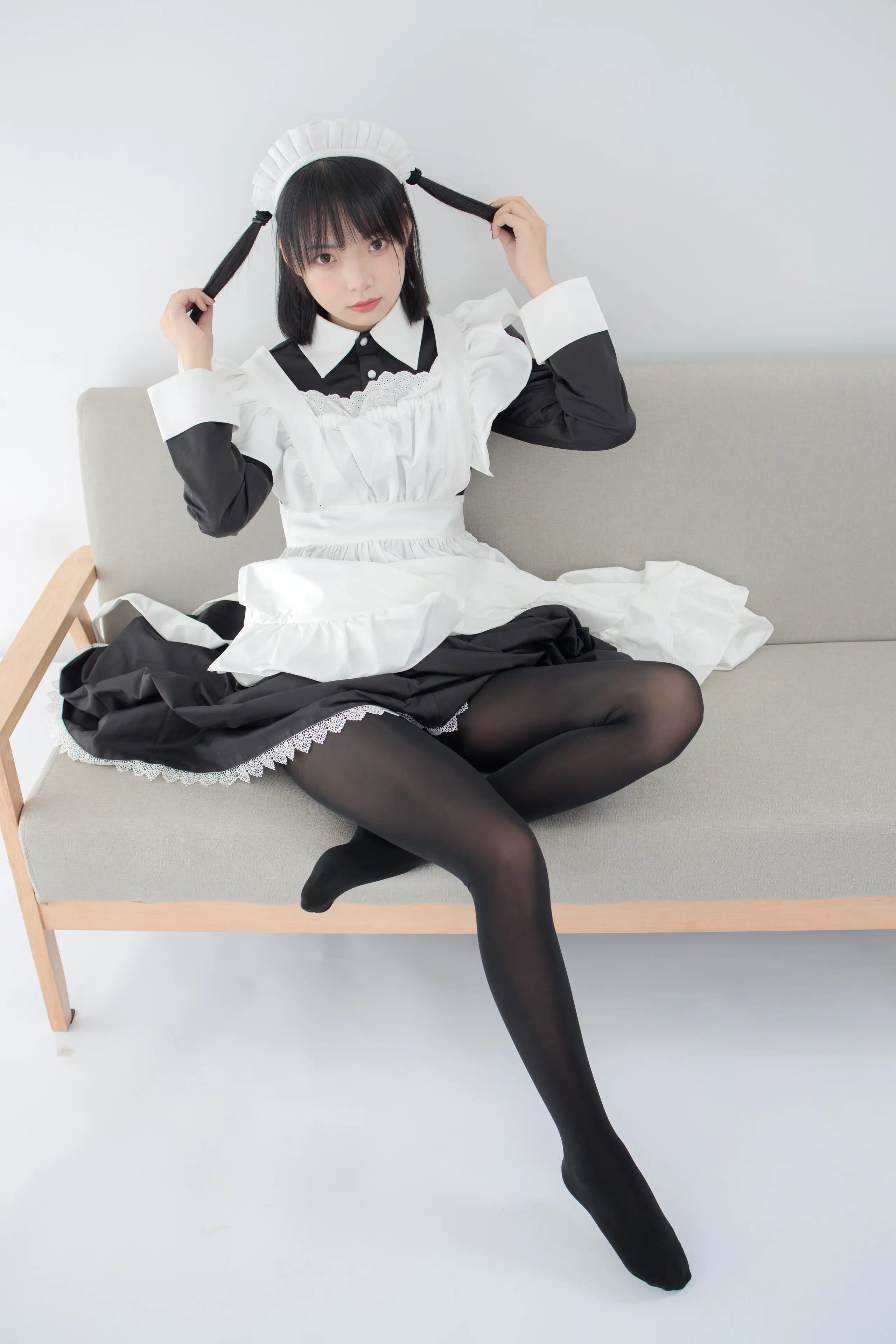 森萝财团 JKFUN 卉子 80D黑丝 踩物女仆 [67P]