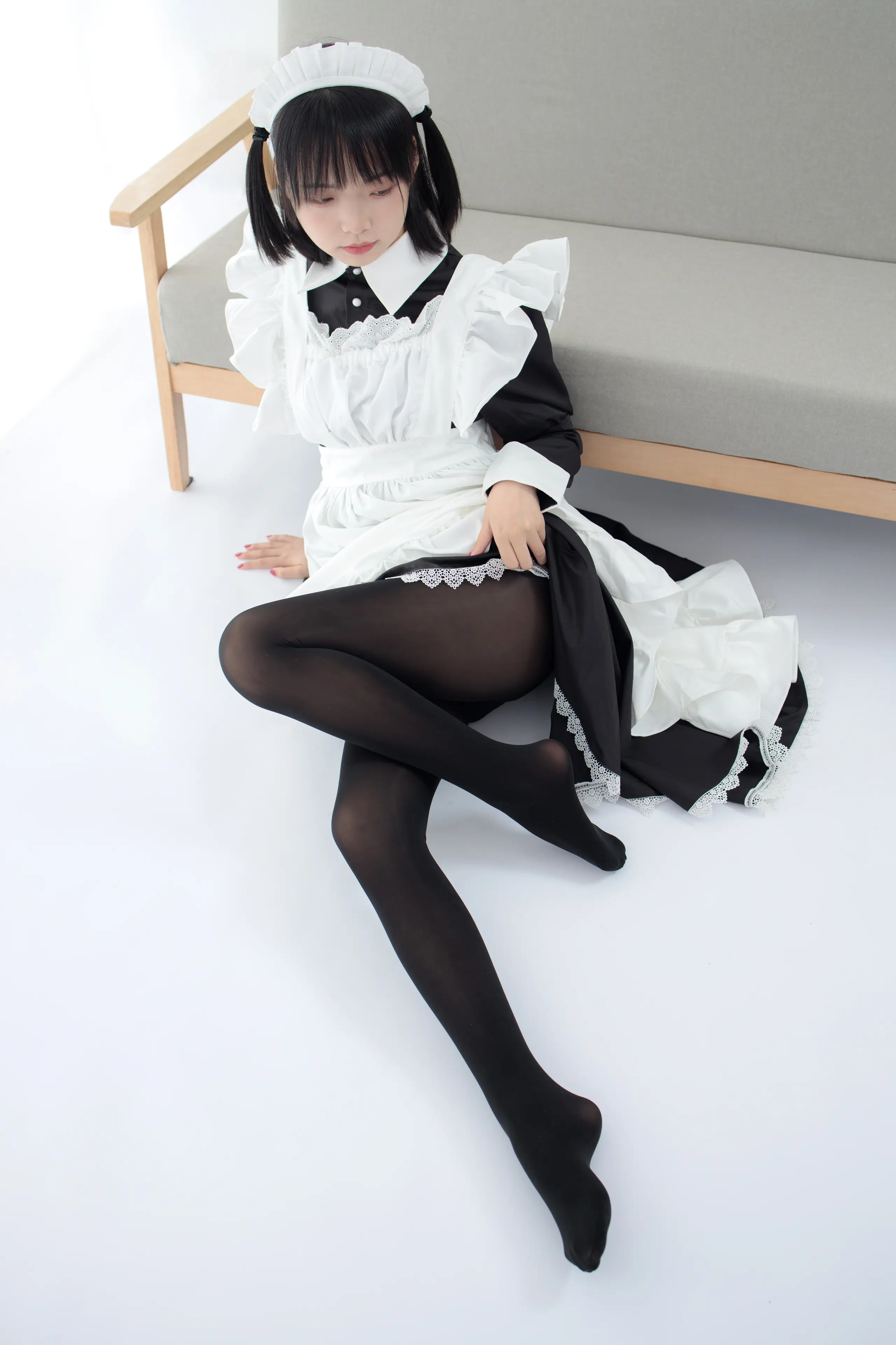 森萝财团 JKFUN 卉子 80D黑丝 踩物女仆 [67P]