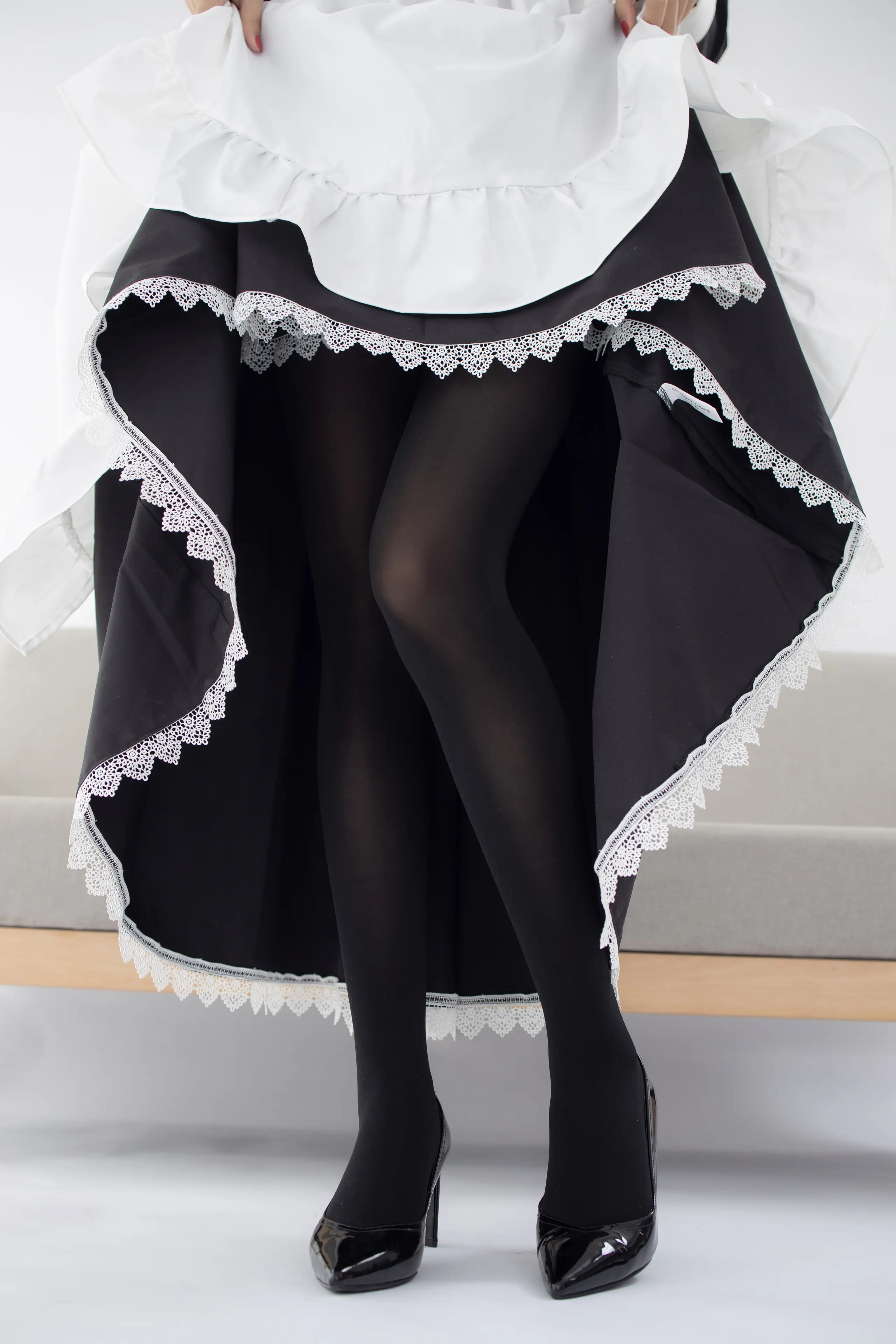 森萝财团 JKFUN 卉子 80D黑丝 踩物女仆 [67P]