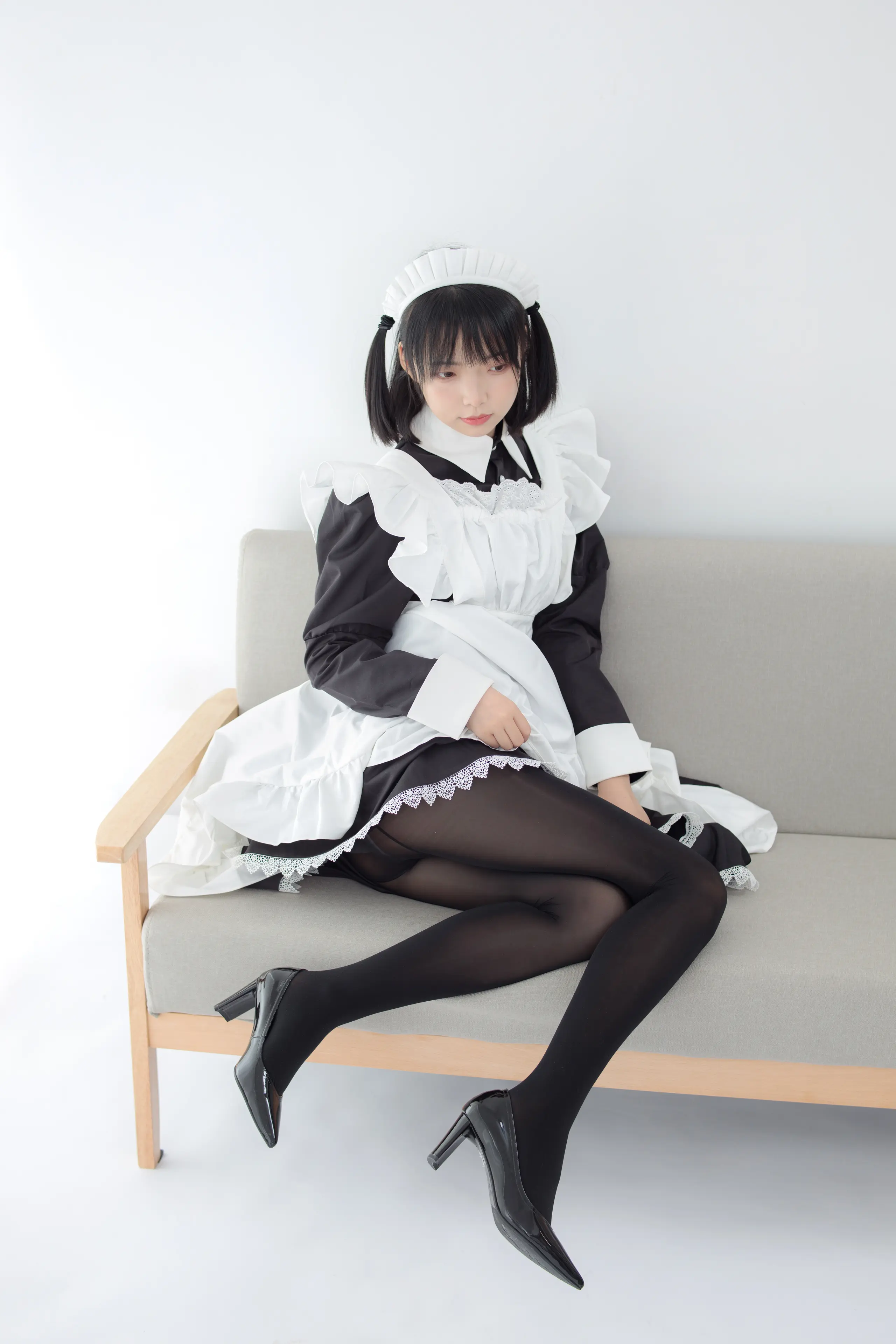 森萝财团 JKFUN 卉子 80D黑丝 踩物女仆 [67P]