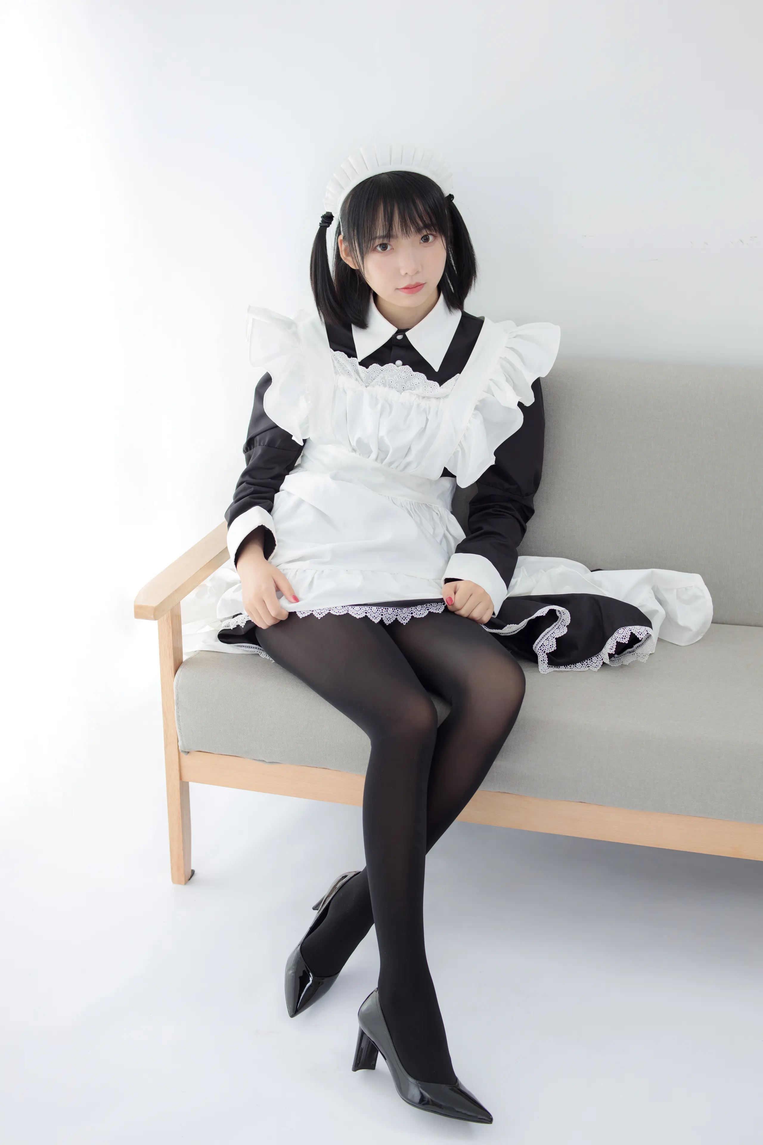 森萝财团 JKFUN 卉子 80D黑丝 踩物女仆 [67P]