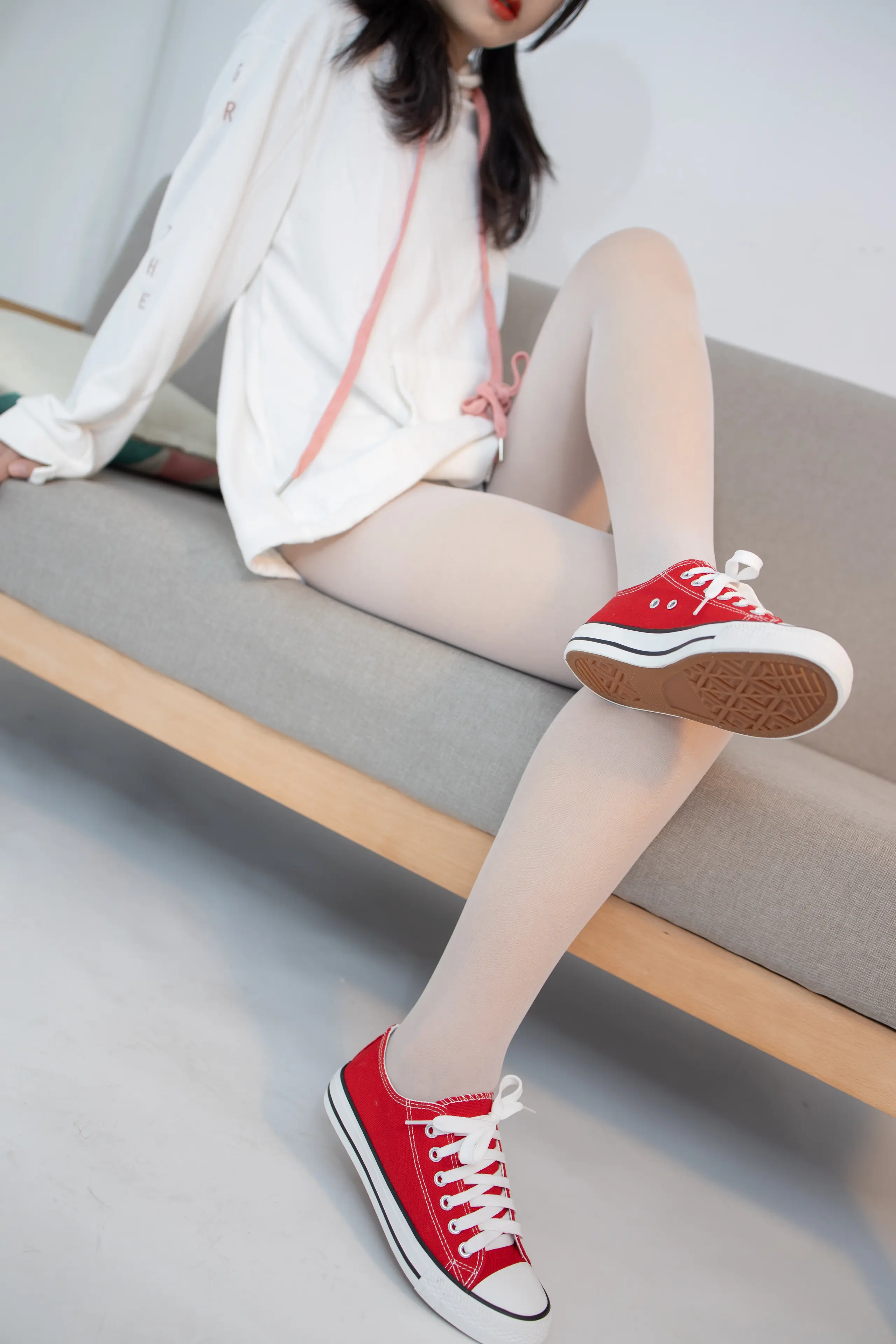 森萝财团 JKFUN 小夜 13D白丝 红色帆布鞋定制 [50P]