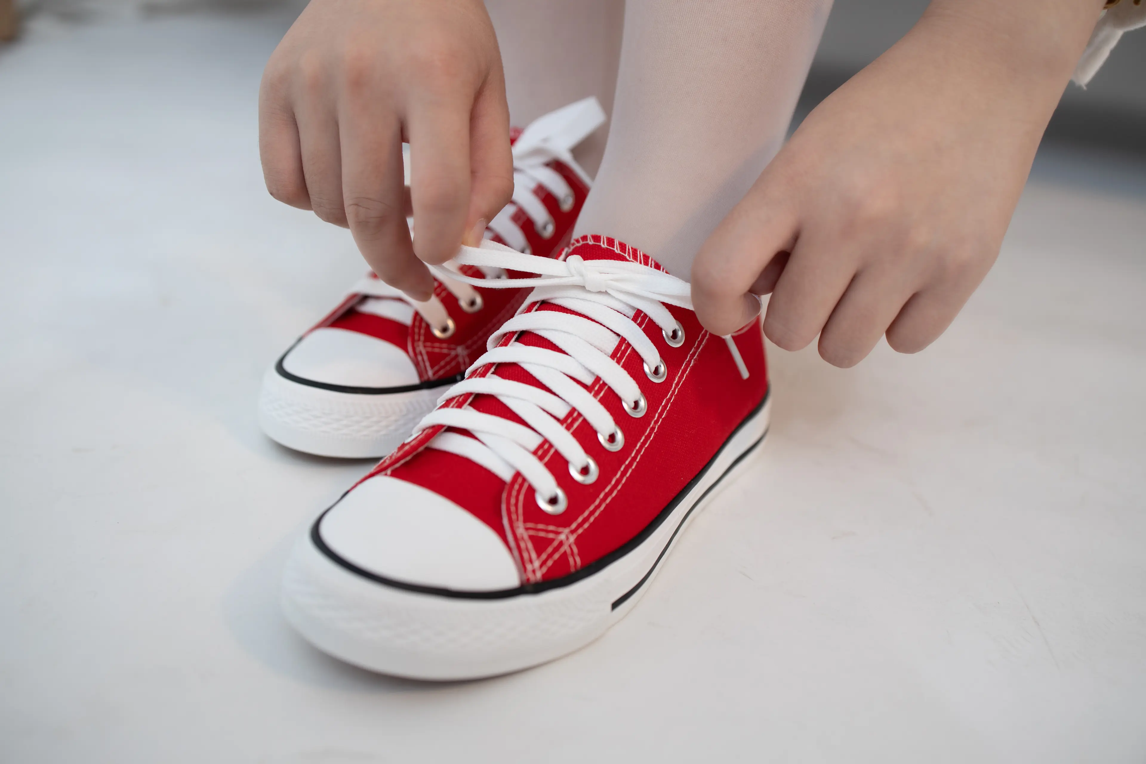 森萝财团 JKFUN 小夜 13D白丝 红色帆布鞋定制 [50P]