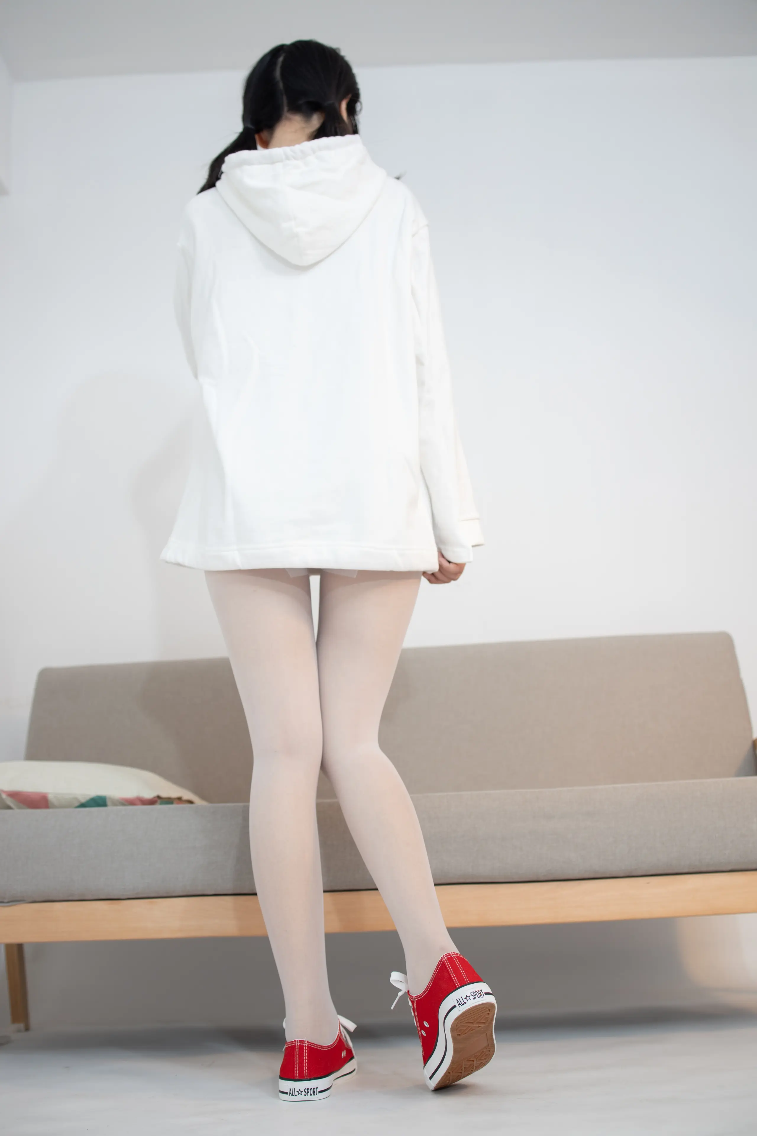 森萝财团 JKFUN 小夜 13D白丝 红色帆布鞋定制 [50P]