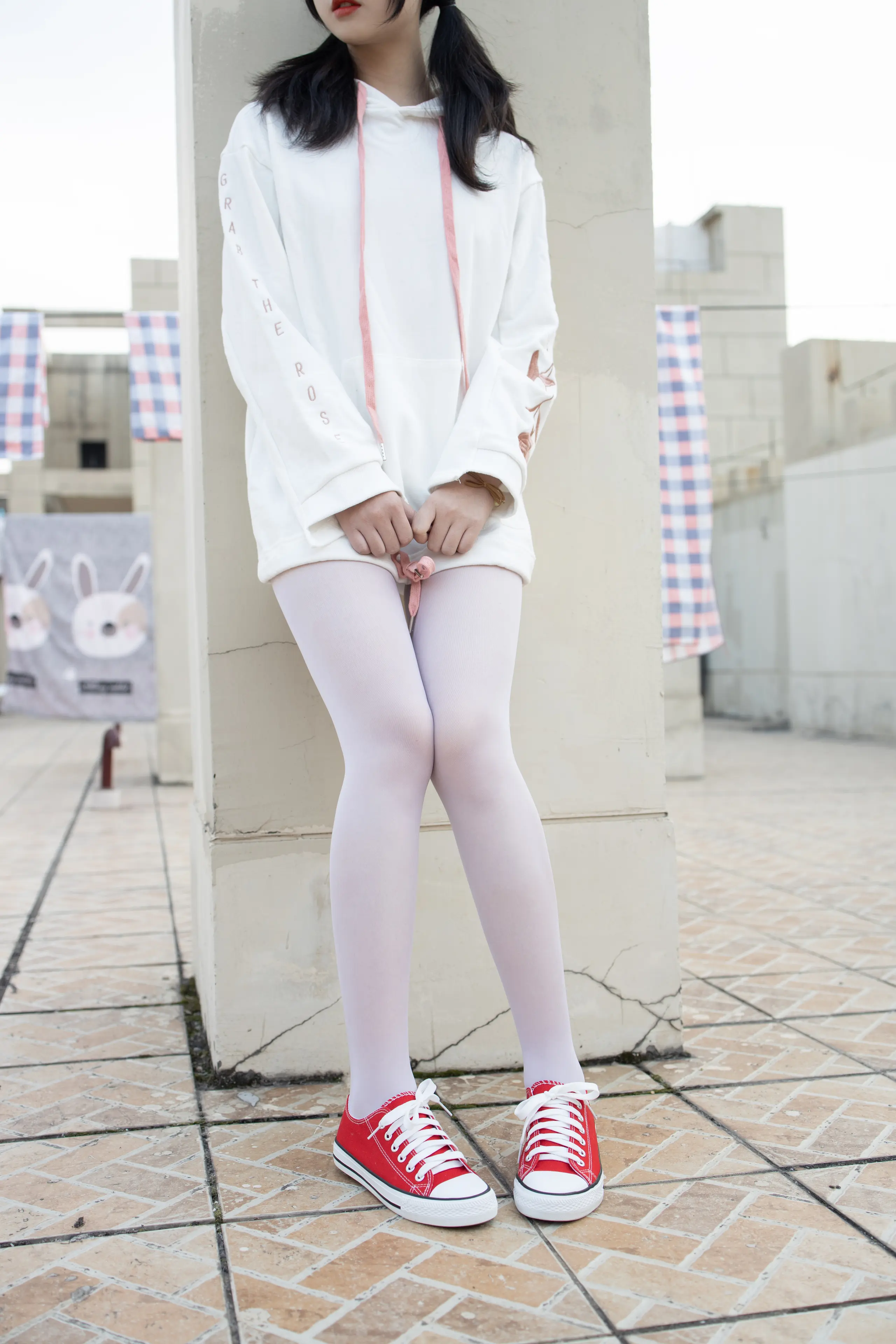 森萝财团 JKFUN 小夜 13D白丝 红色帆布鞋定制 [50P]