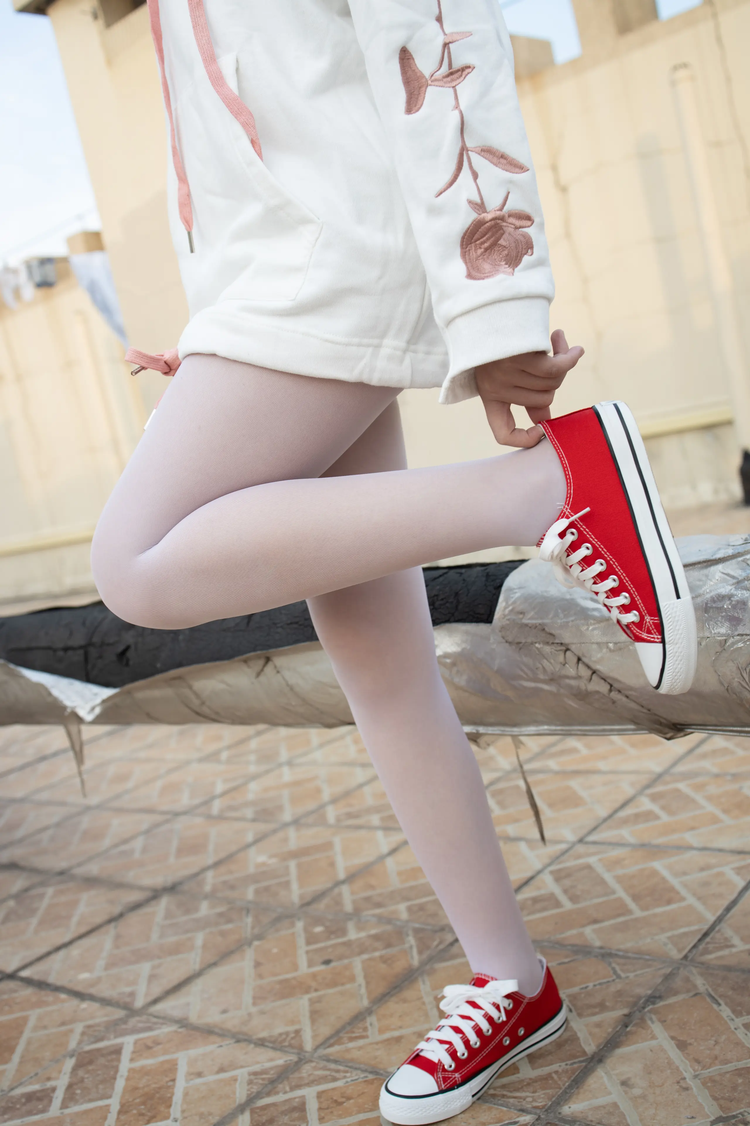 森萝财团 JKFUN 小夜 13D白丝 红色帆布鞋定制 [50P]