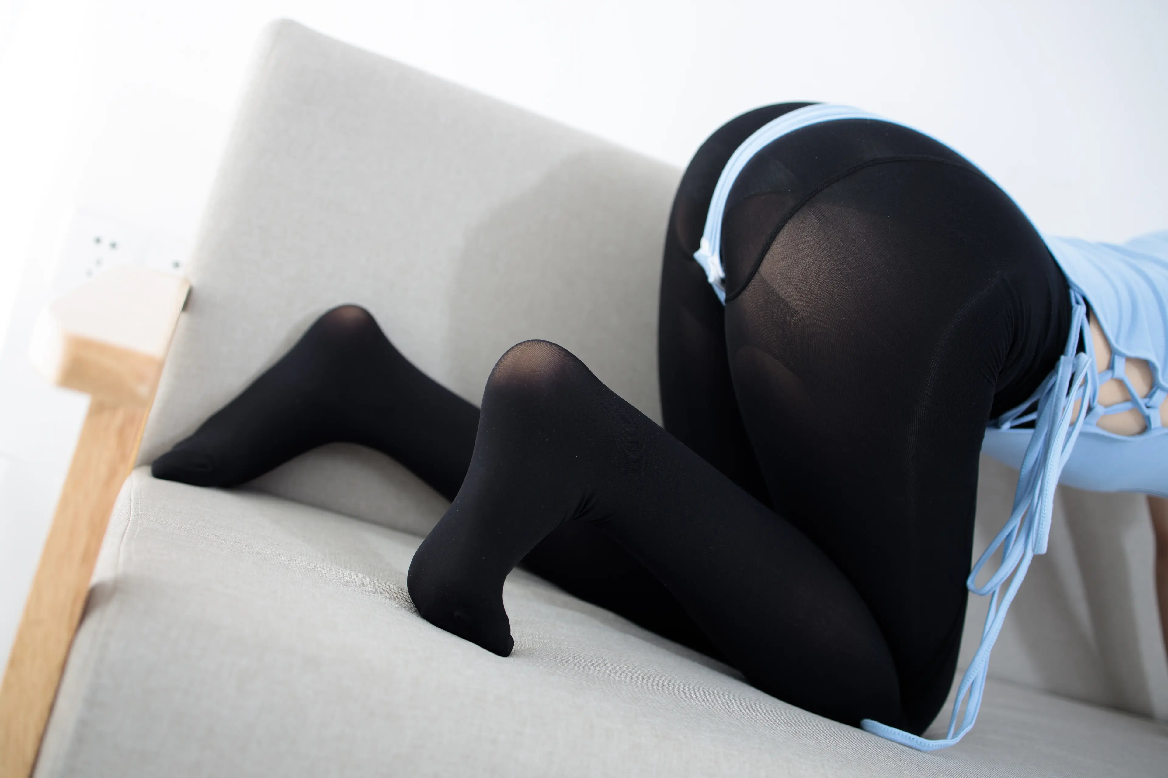 森萝财团 JKFUN 小夜 80D厚黑砕面 [84P]