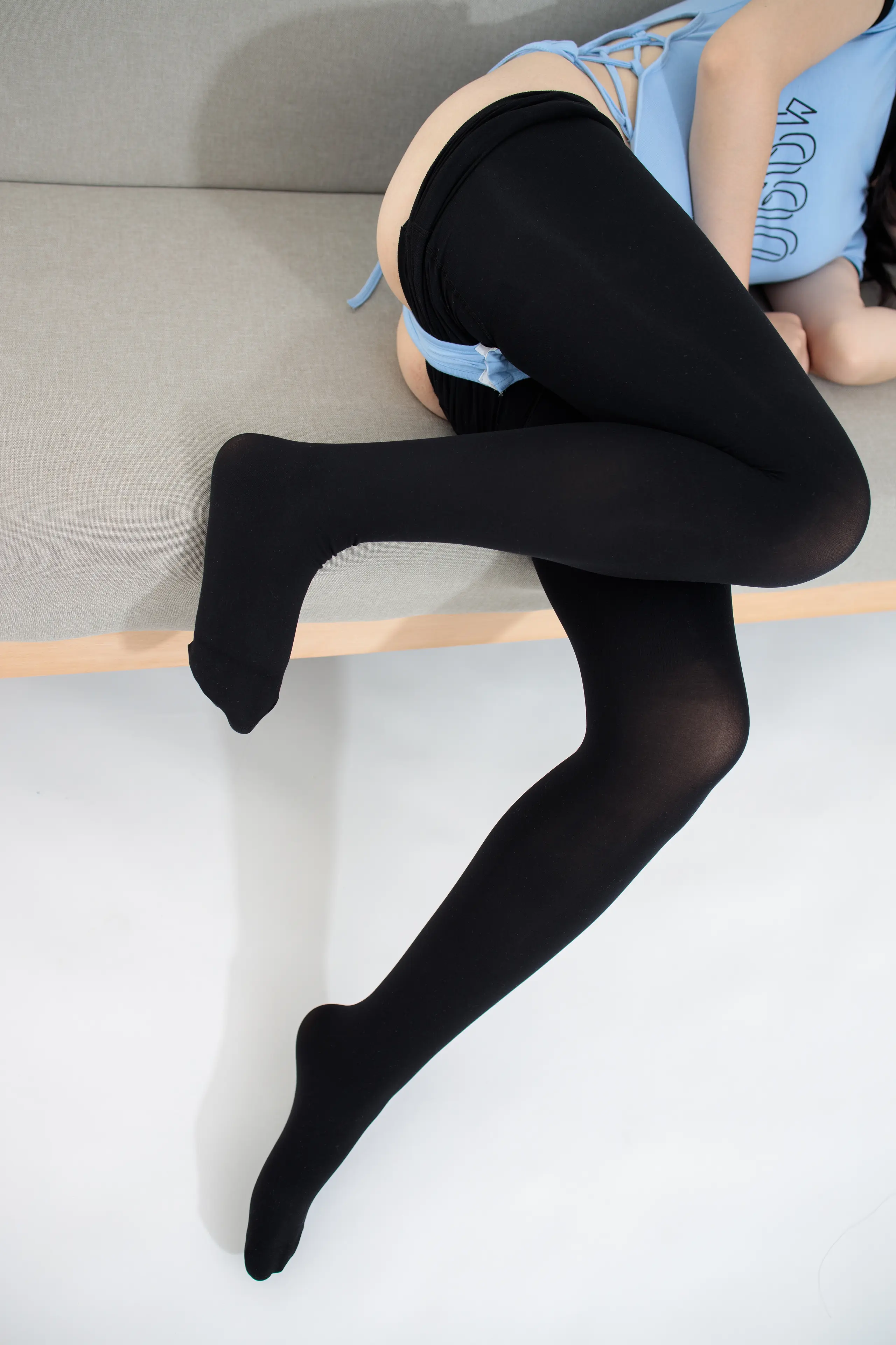 森萝财团 JKFUN 小夜 80D厚黑砕面 [84P]