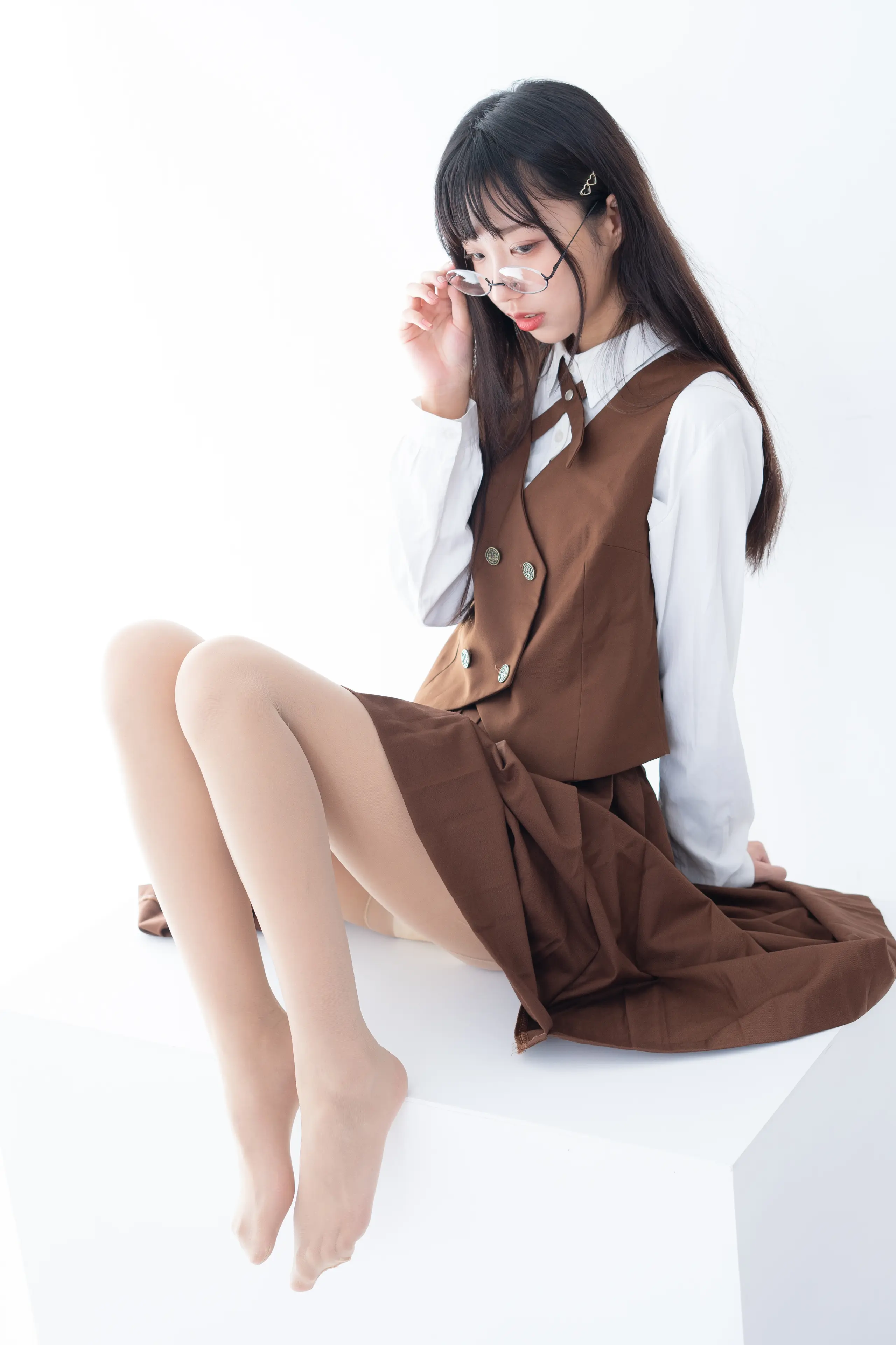 森萝财团 JKFUN 小梓 摄助习作肉丝30D [48P]