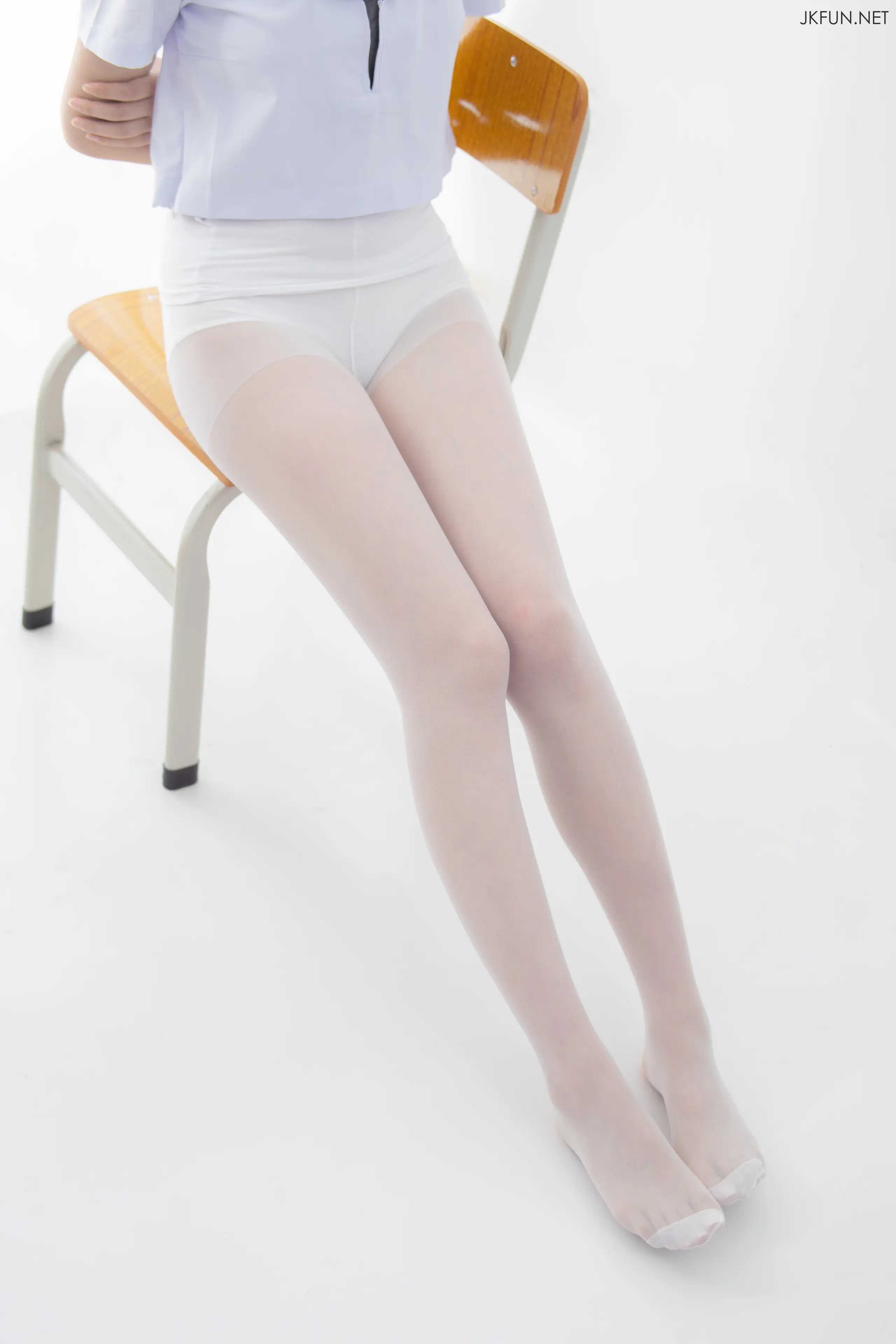 森萝财团 JKFUN 小青 15D超薄白丝 R16 [108P]