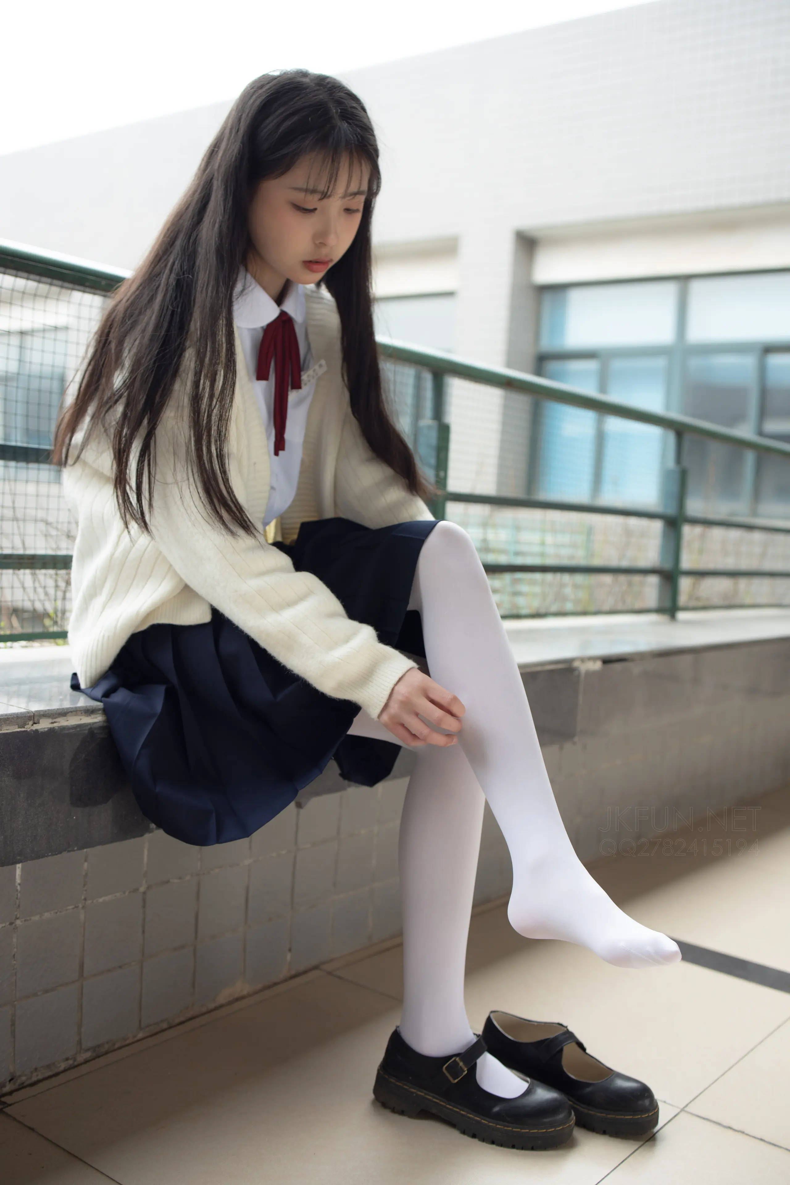 森萝财团 JKFUN 甜米 纯纯的白丝学妹 [127P]