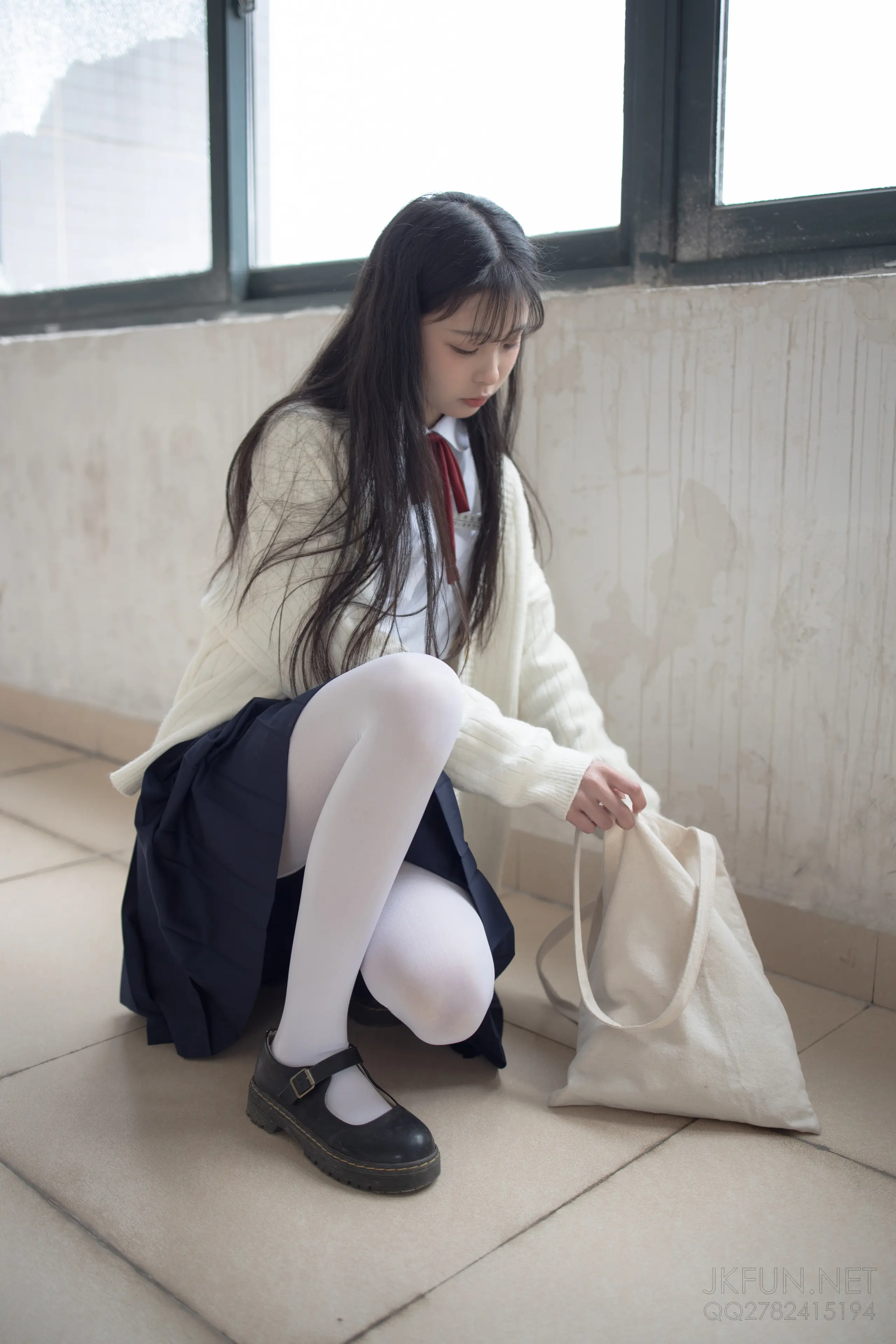 森萝财团 JKFUN 甜米 纯纯的白丝学妹 [127P]