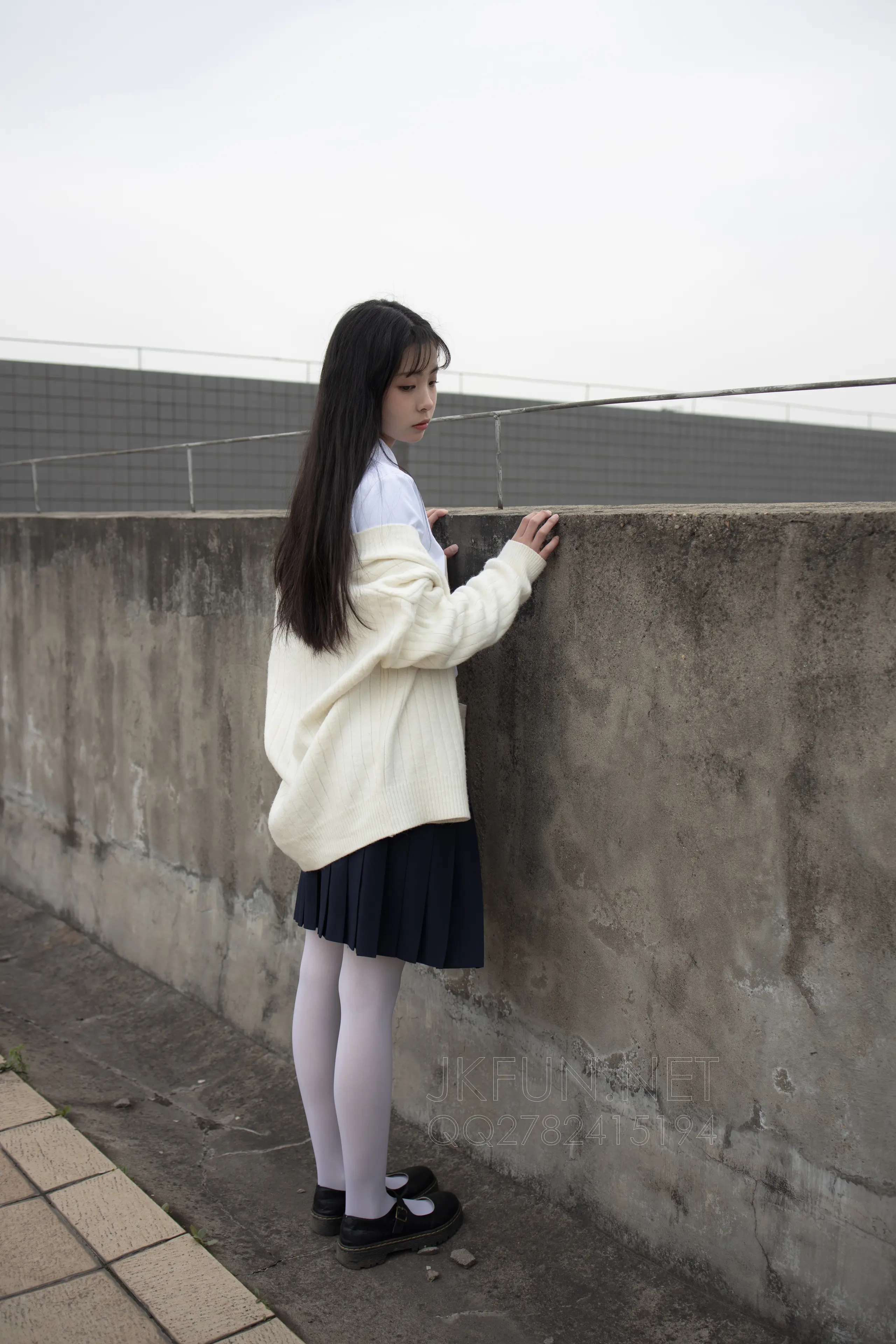 森萝财团 JKFUN 甜米 纯纯的白丝学妹 [127P]