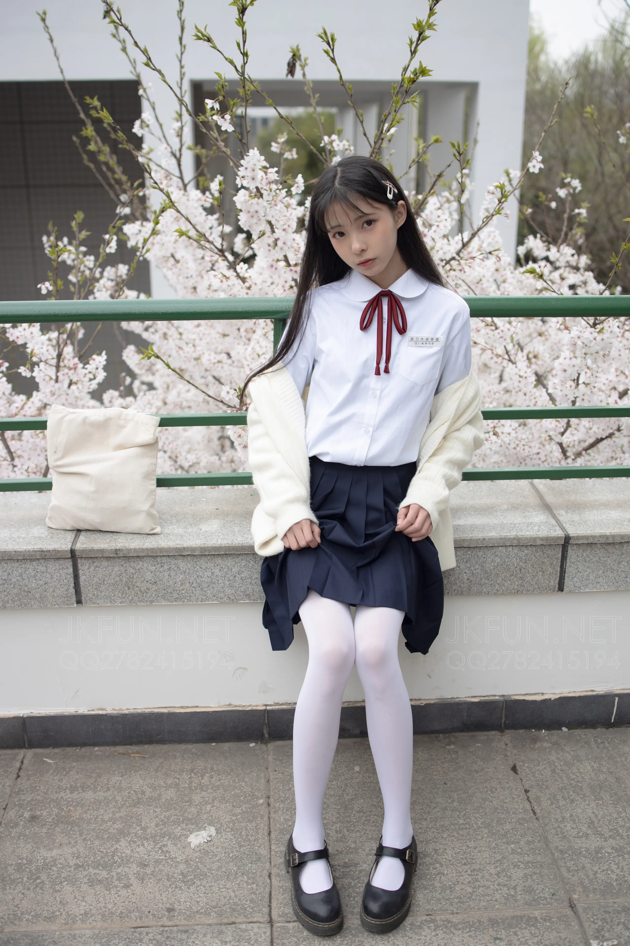 森萝财团 JKFUN 甜米 纯纯的白丝学妹 [127P]