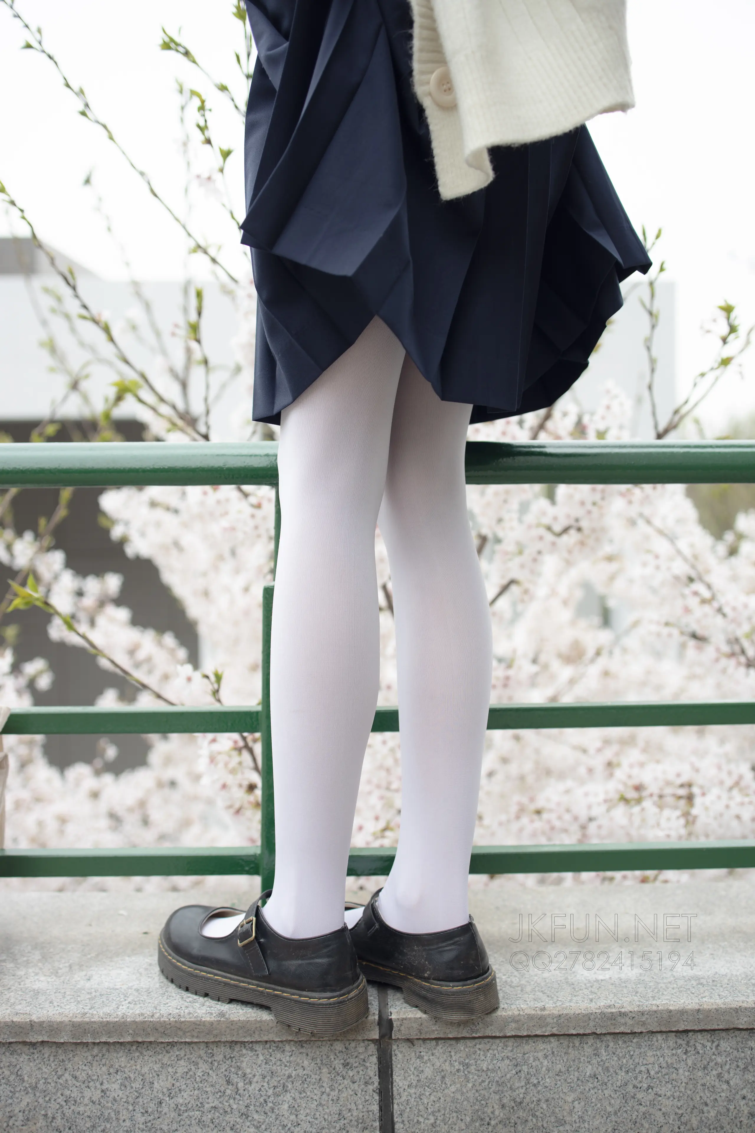 森萝财团 JKFUN 甜米 纯纯的白丝学妹 [127P]