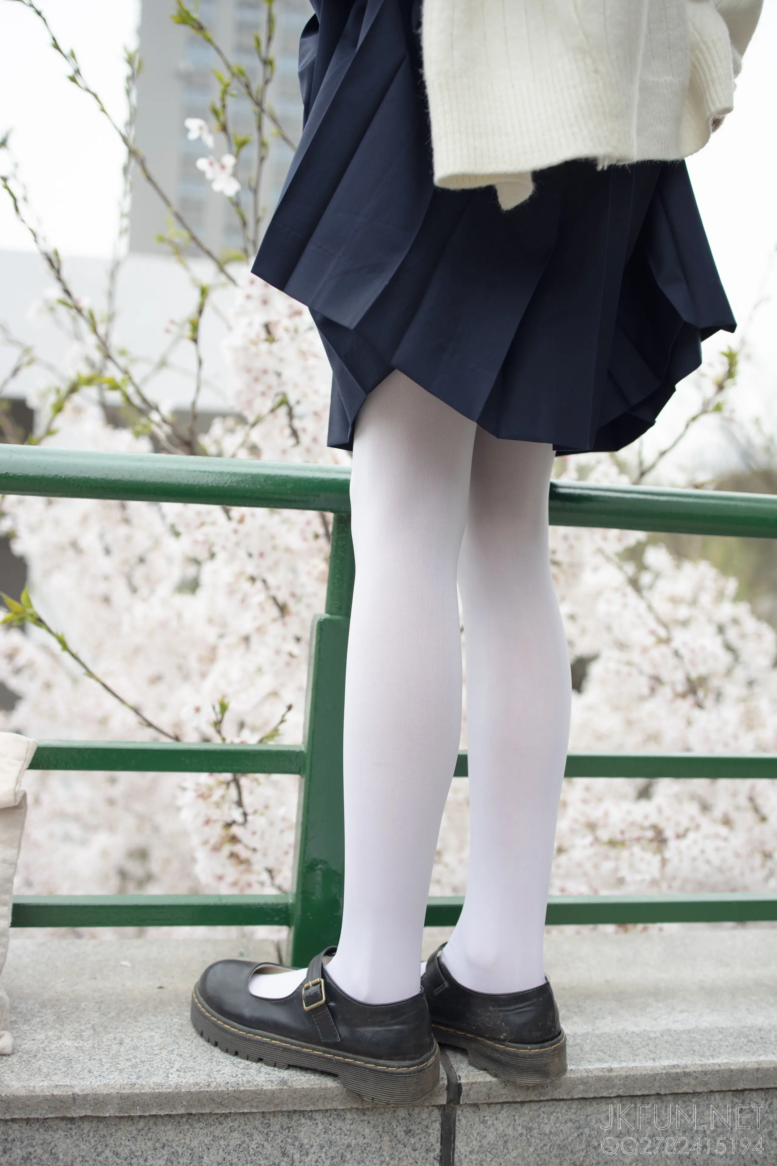 森萝财团 JKFUN 甜米 纯纯的白丝学妹 [127P]