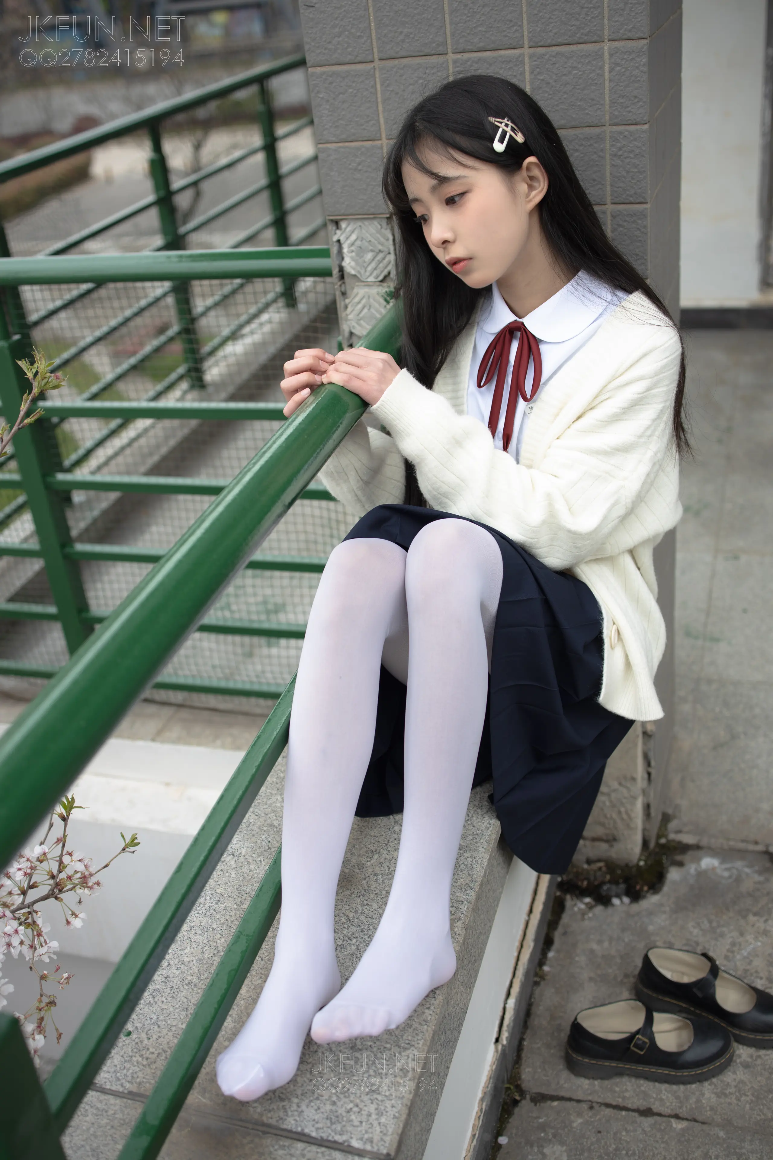 森萝财团 JKFUN 甜米 纯纯的白丝学妹 [127P]