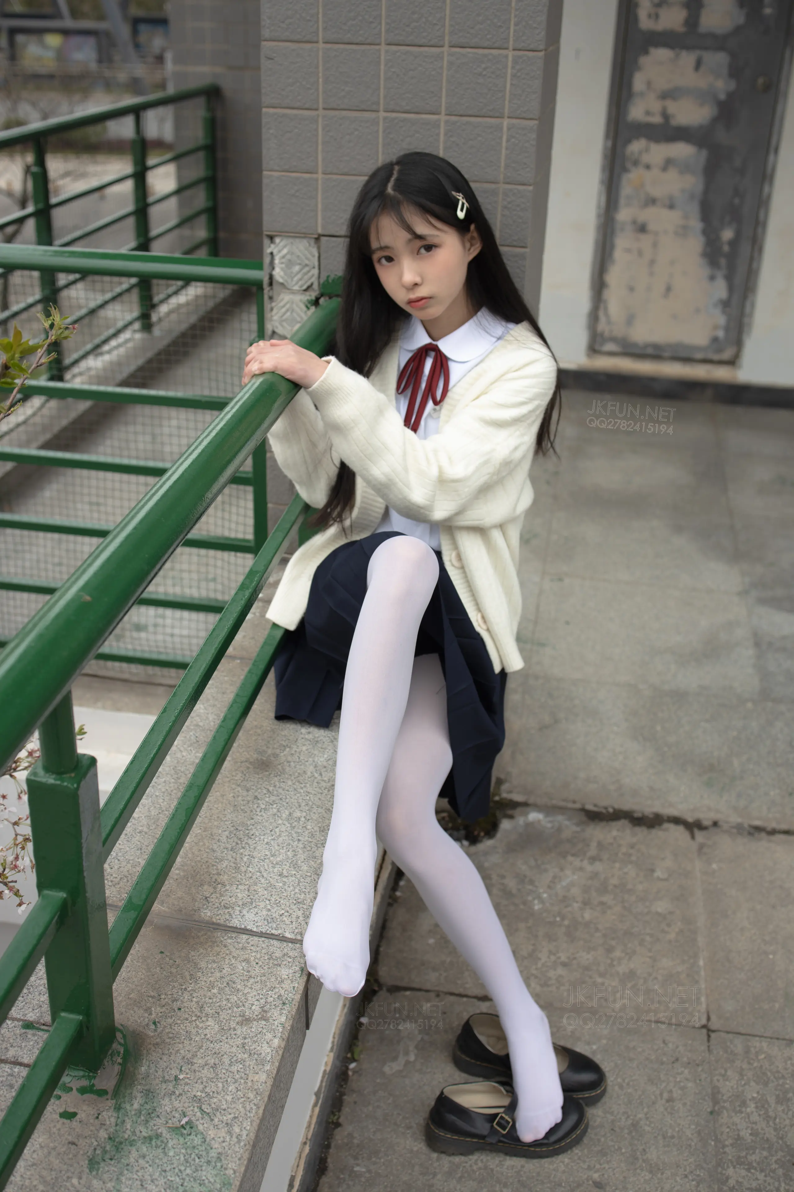 森萝财团 JKFUN 甜米 纯纯的白丝学妹 [127P]