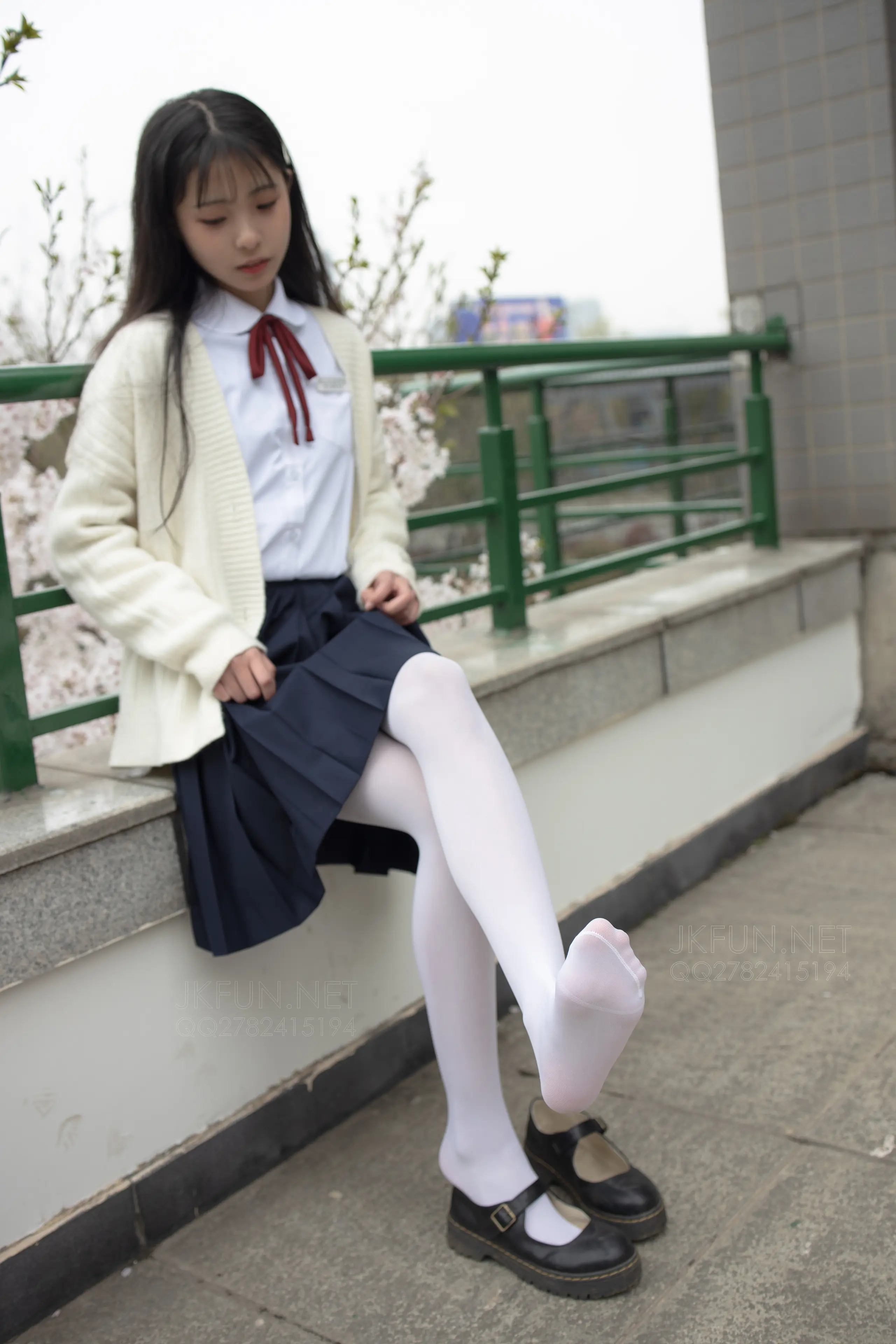 森萝财团 JKFUN 甜米 纯纯的白丝学妹 [127P]