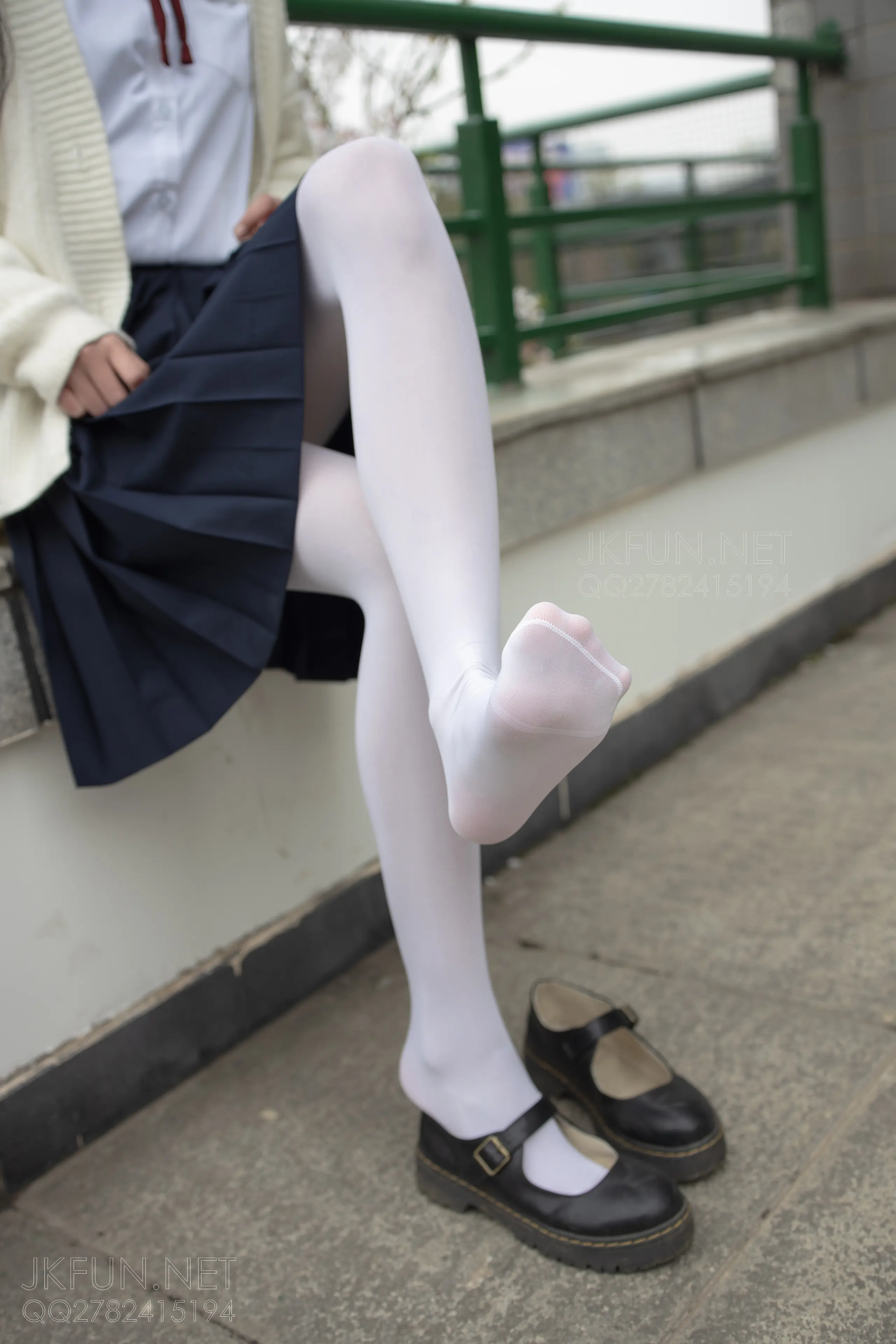 森萝财团 JKFUN 甜米 纯纯的白丝学妹 [127P]