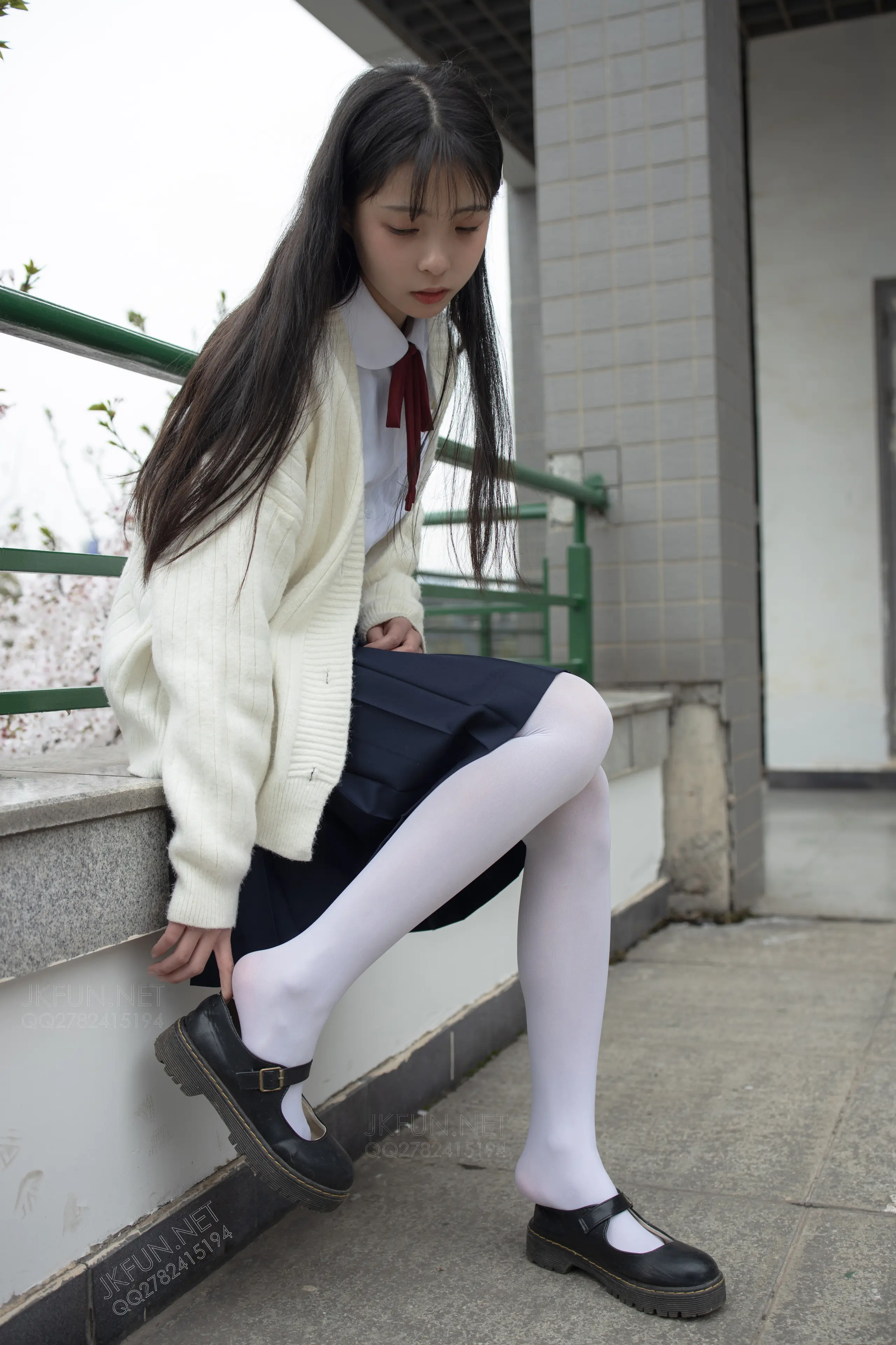 森萝财团 JKFUN 甜米 纯纯的白丝学妹 [127P]