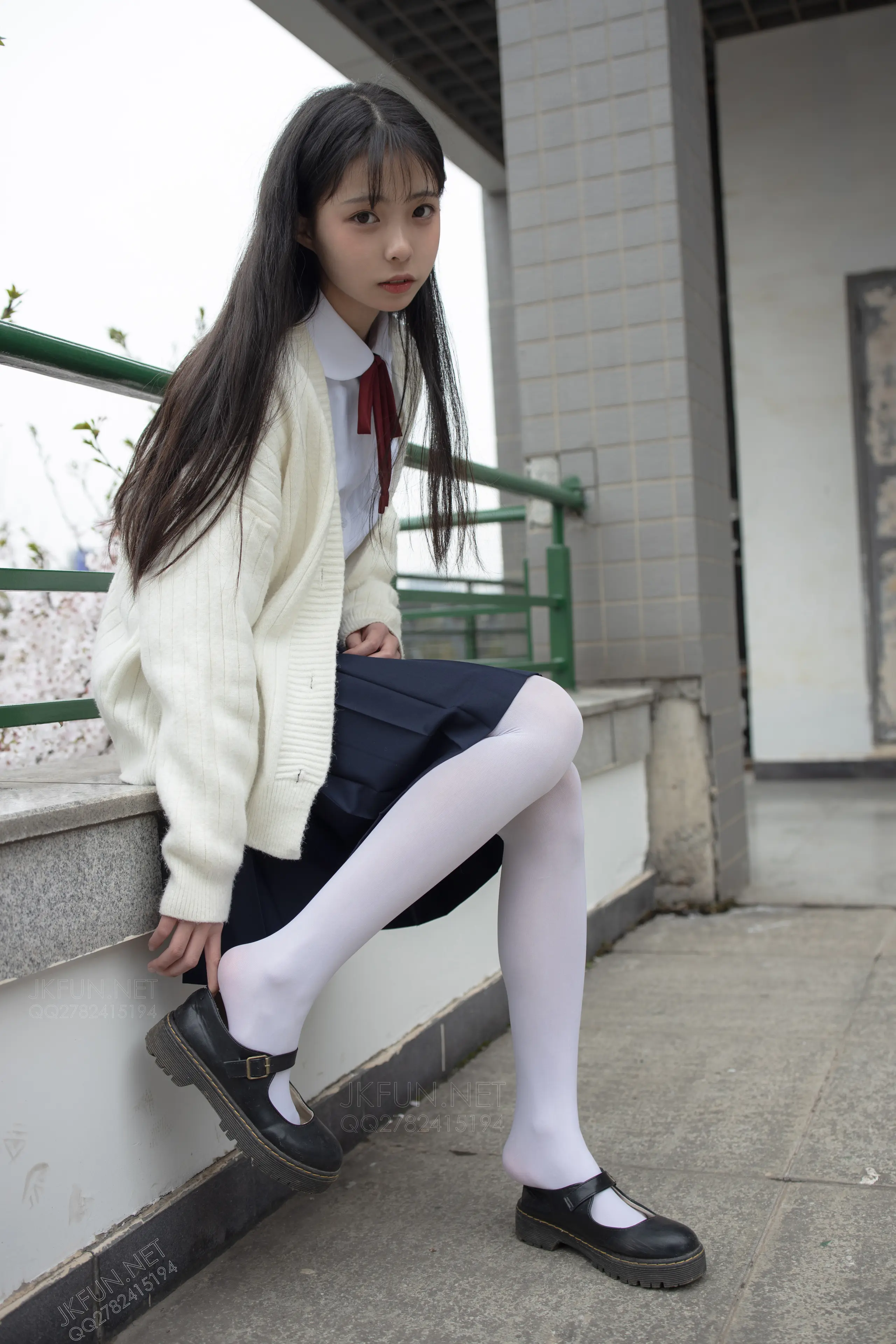 森萝财团 JKFUN 甜米 纯纯的白丝学妹 [127P]