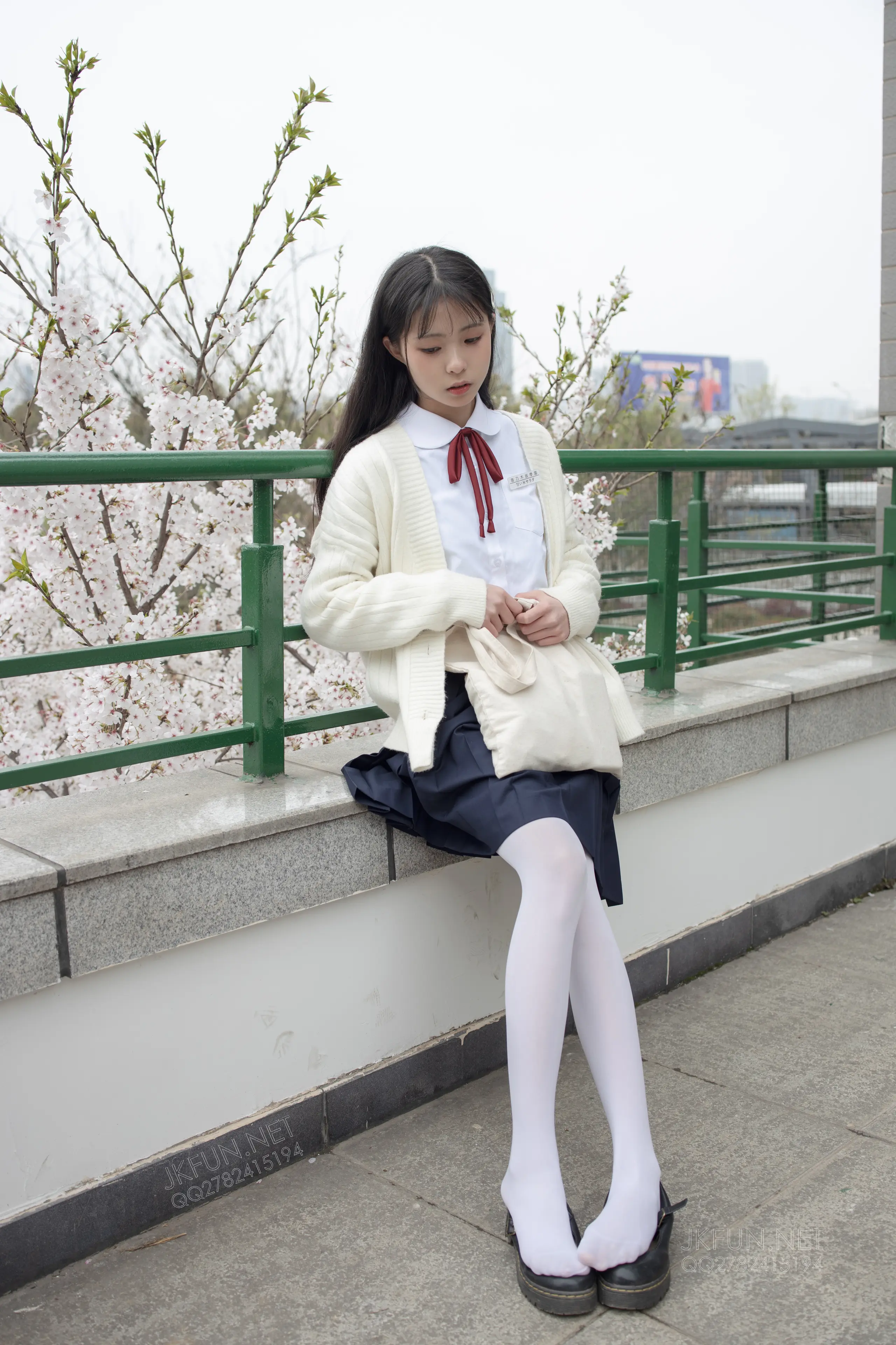 森萝财团 JKFUN 甜米 纯纯的白丝学妹 [127P]