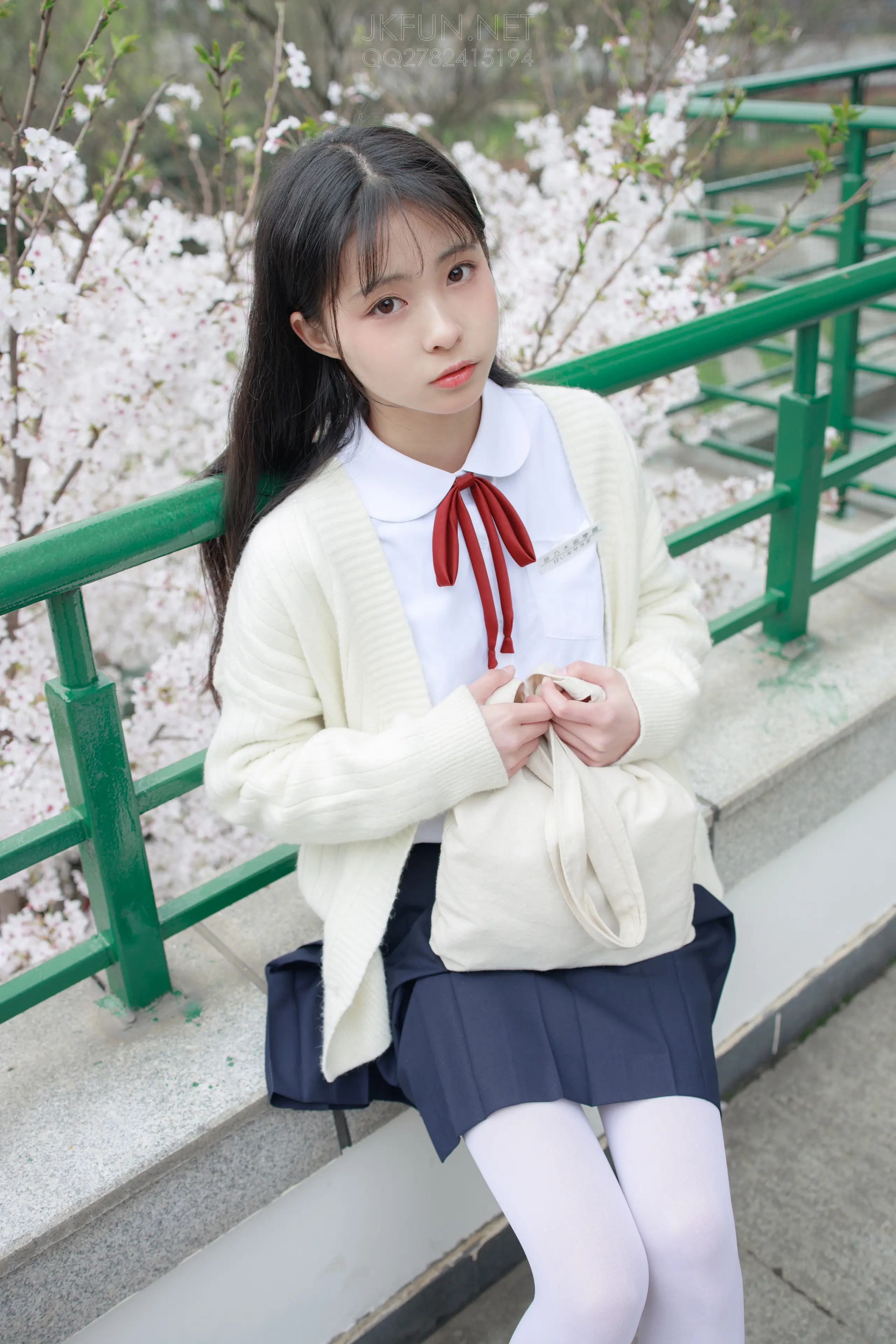 森萝财团 JKFUN 甜米 纯纯的白丝学妹 [127P]