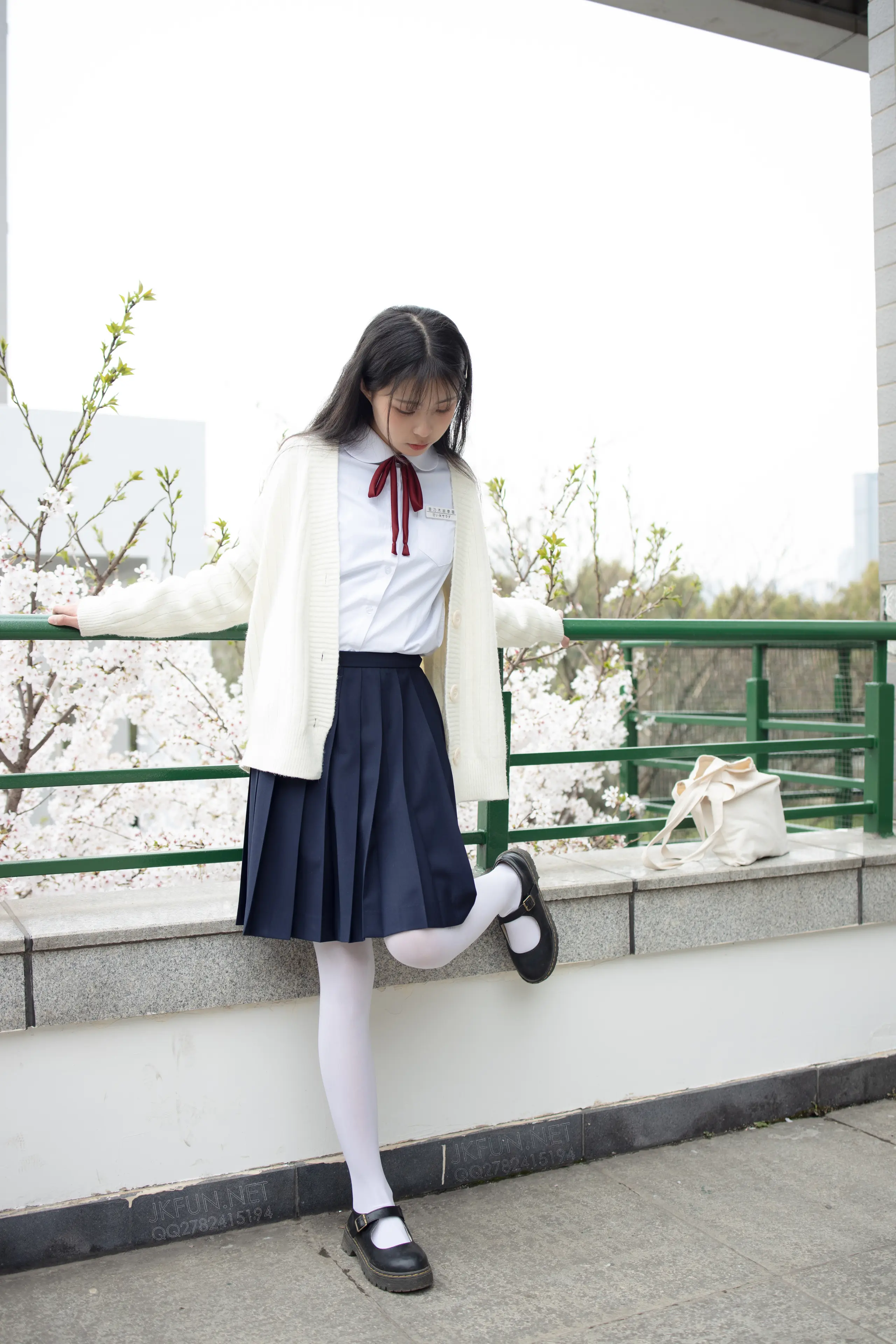 森萝财团 JKFUN 甜米 纯纯的白丝学妹 [127P]