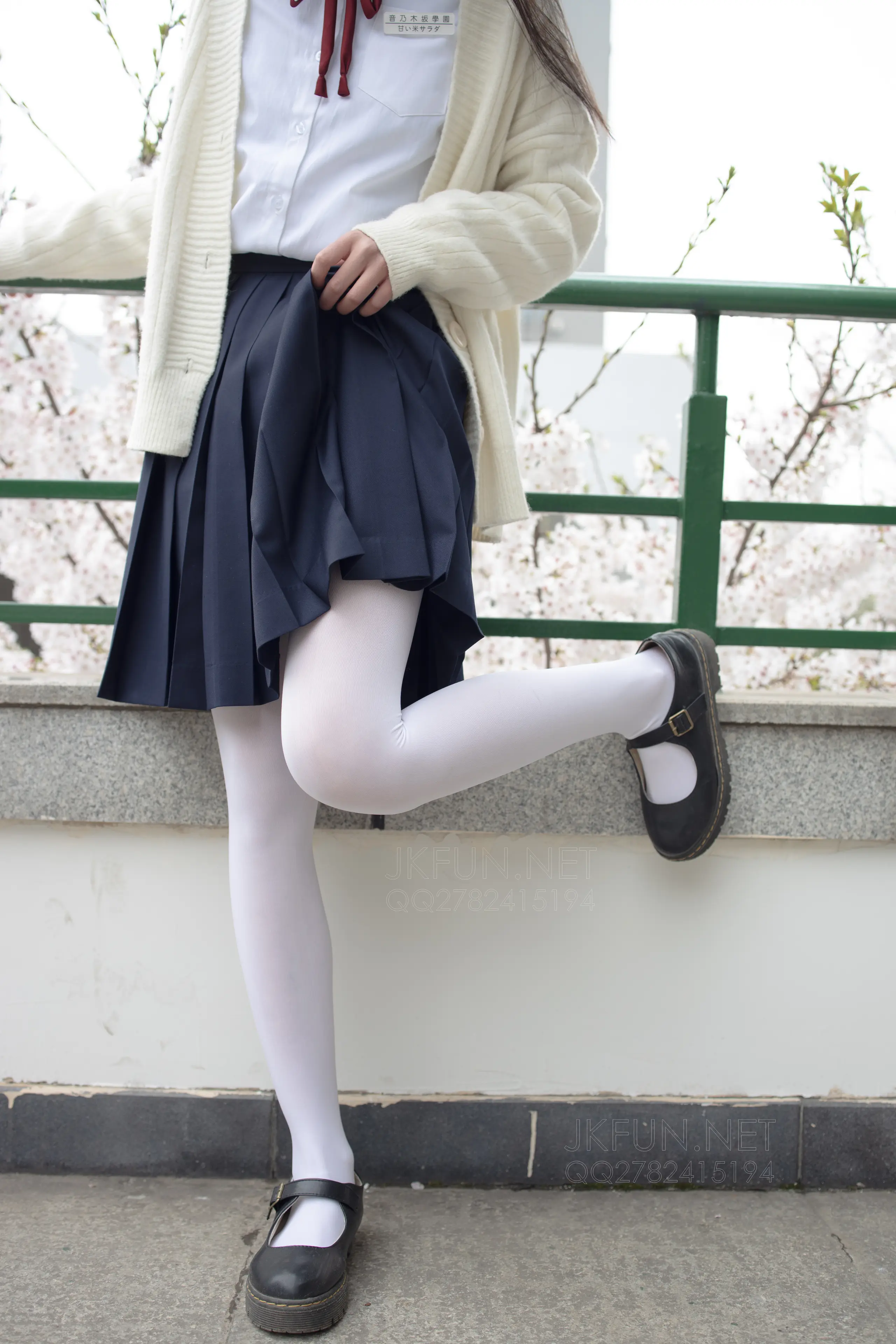 森萝财团 JKFUN 甜米 纯纯的白丝学妹 [127P]