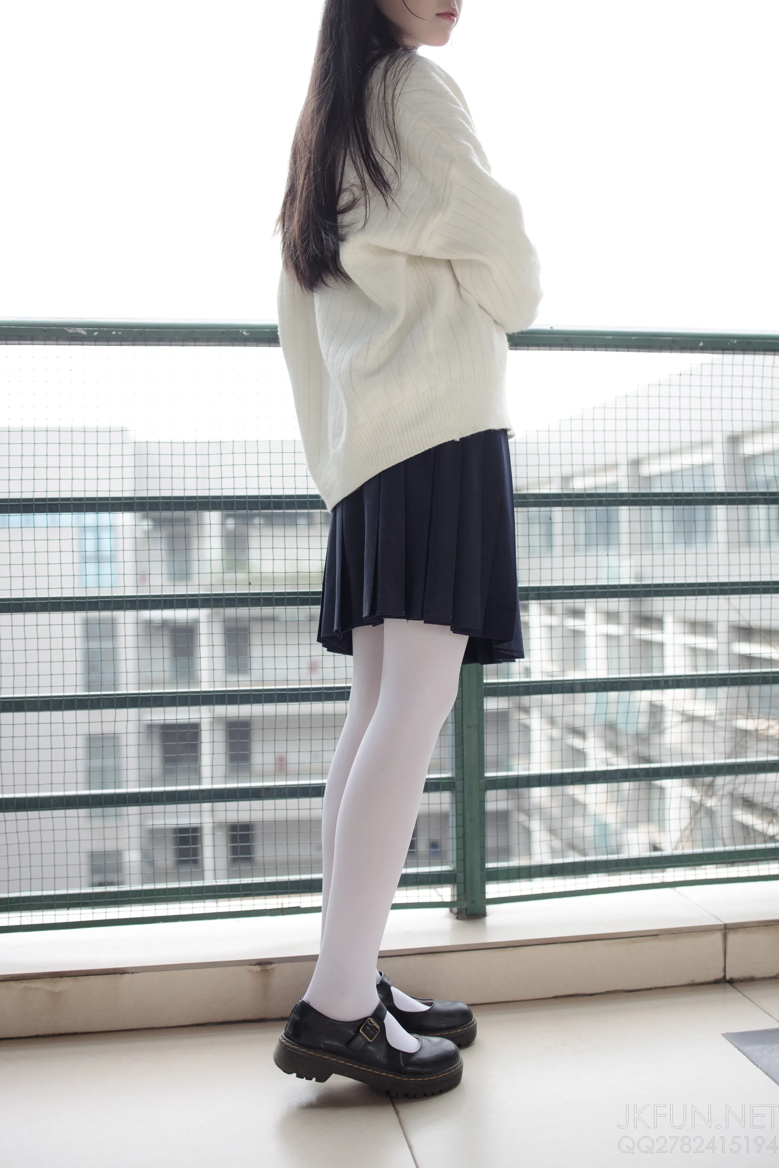 森萝财团 JKFUN 甜米 纯纯的白丝学妹 [127P]