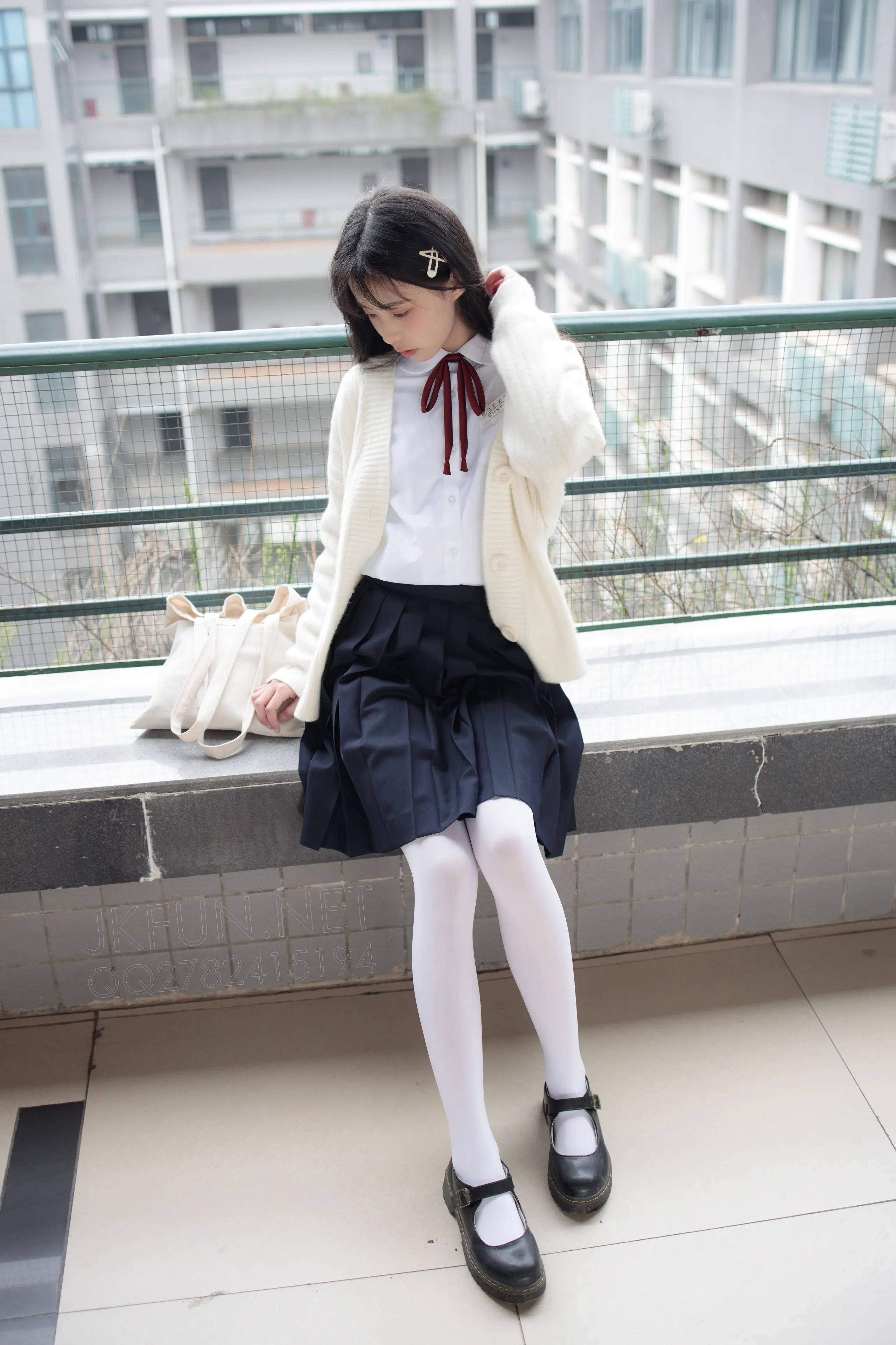 森萝财团 JKFUN 甜米 纯纯的白丝学妹 [127P]