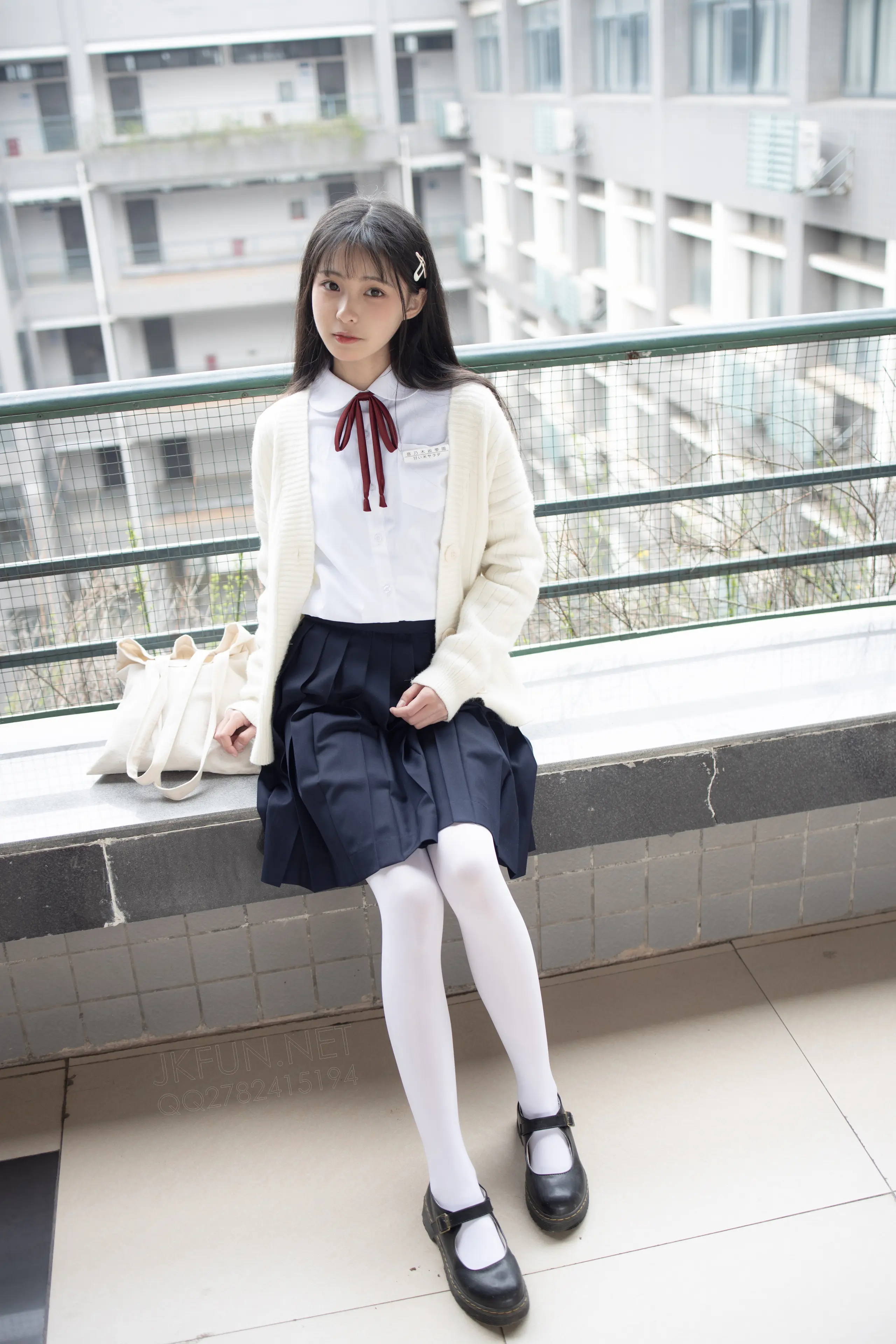 森萝财团 JKFUN 甜米 纯纯的白丝学妹 [127P]