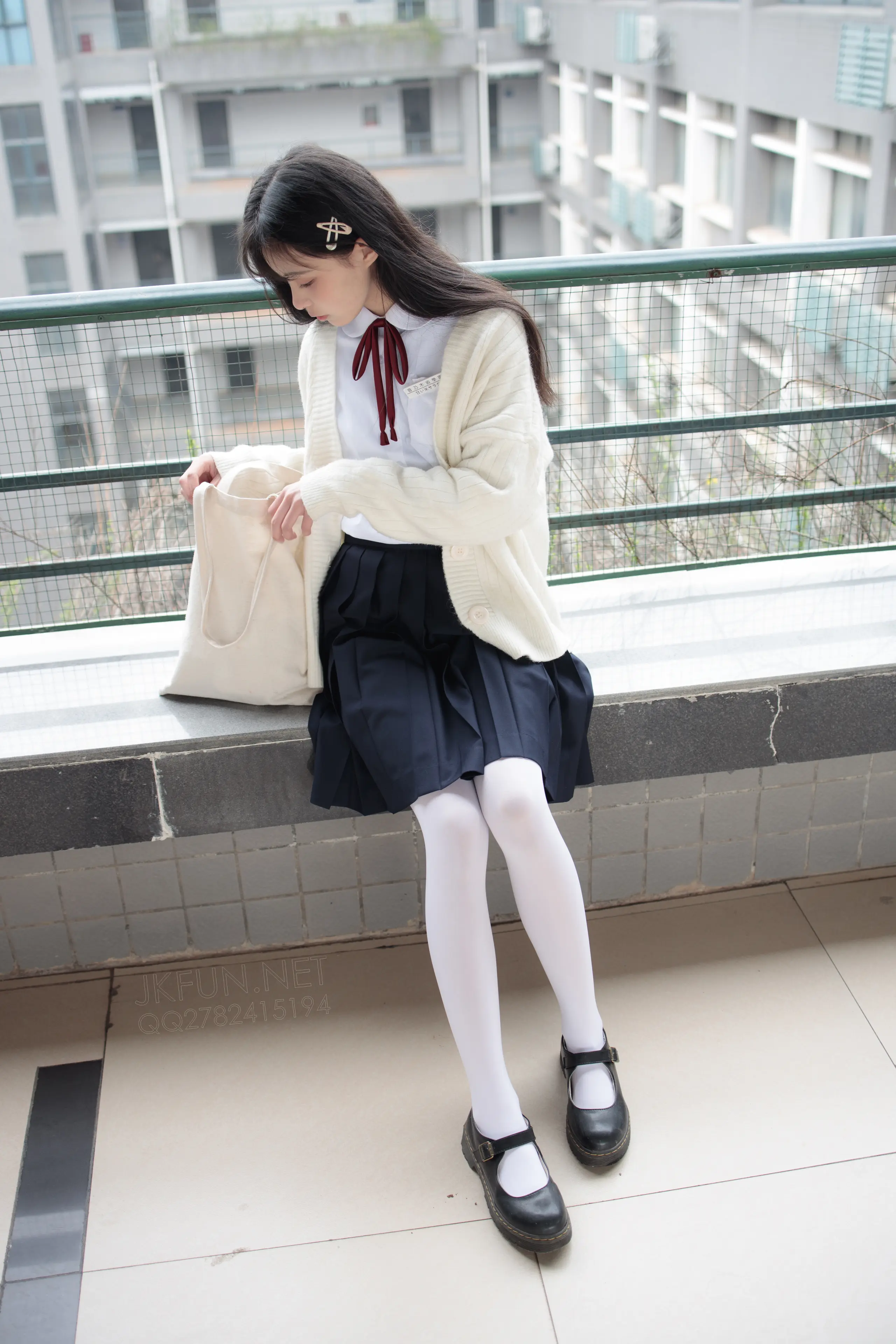 森萝财团 JKFUN 甜米 纯纯的白丝学妹 [127P]