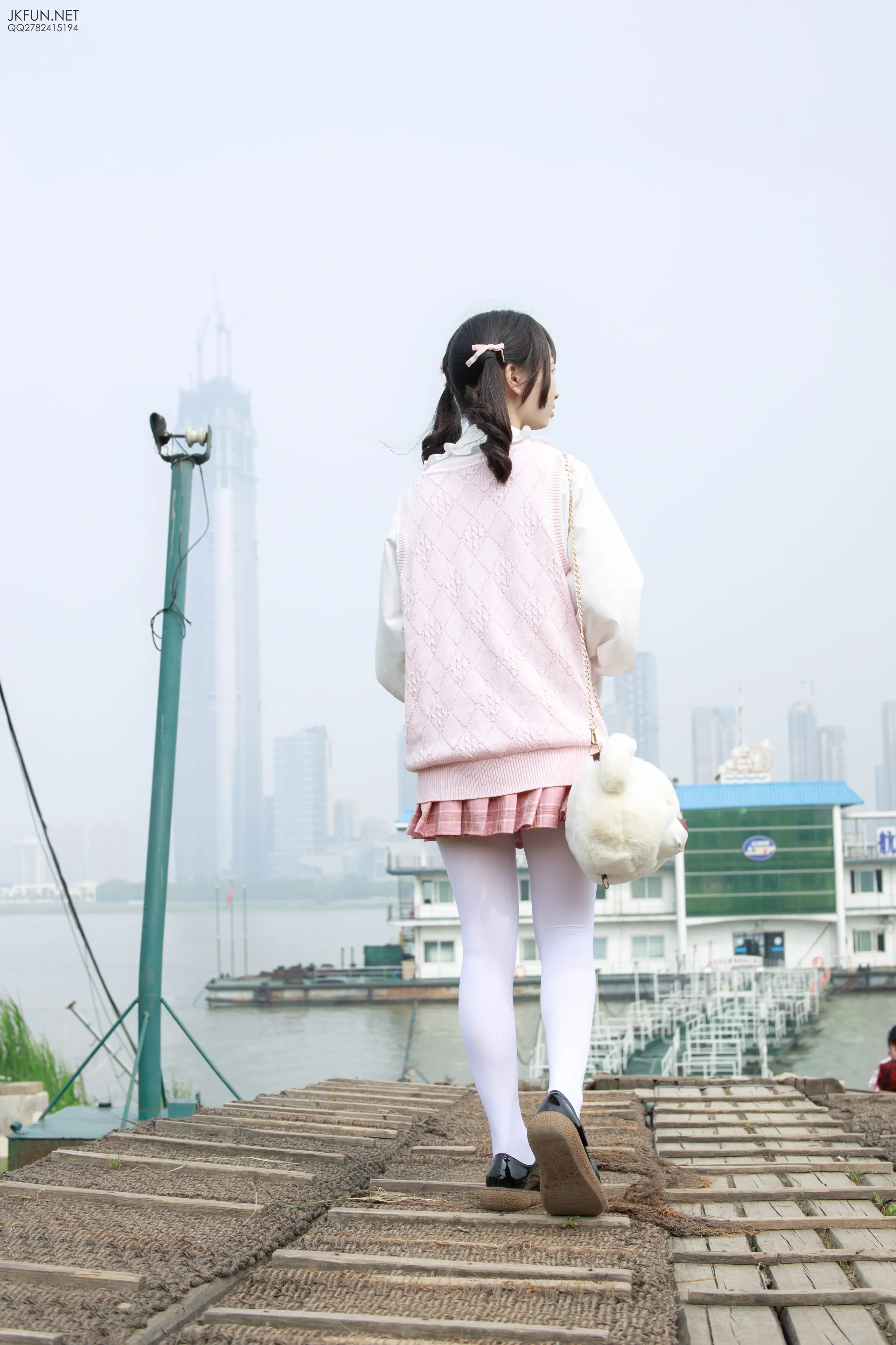 森萝财团 JKFUN 默陌 80D白丝 [126P]