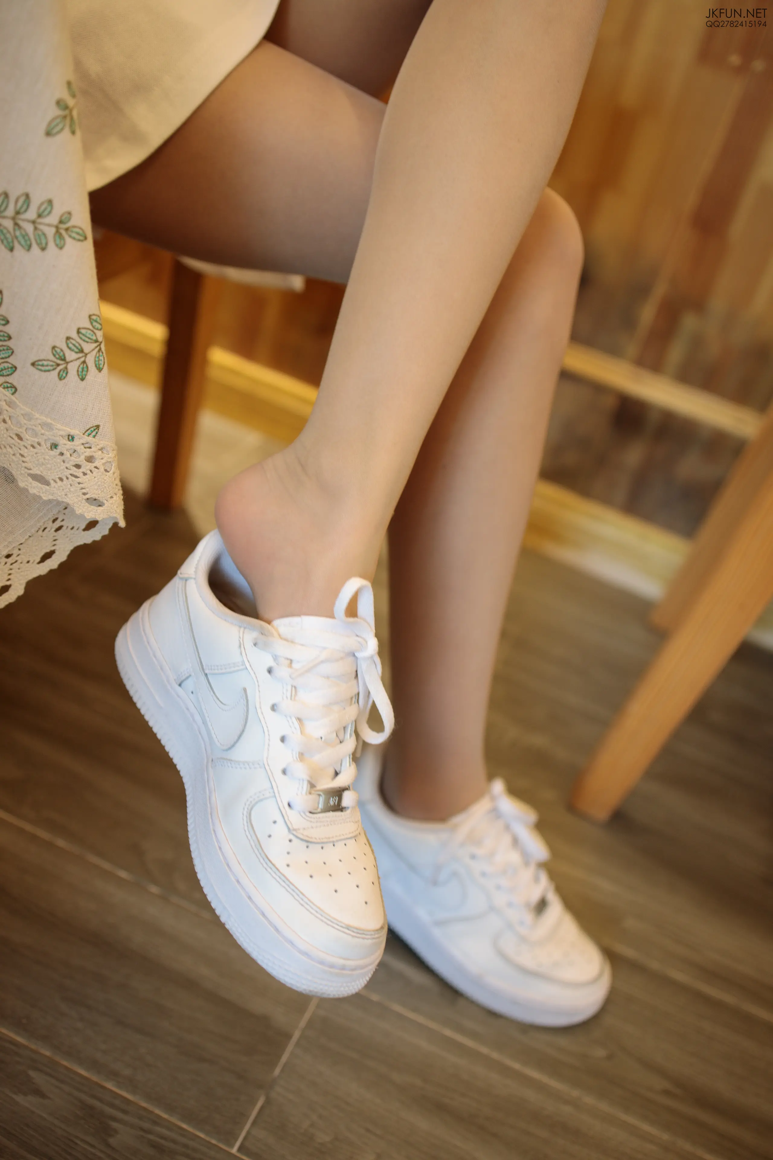 森萝财团 JKFUN 10D肉丝运动鞋桌 [102P]