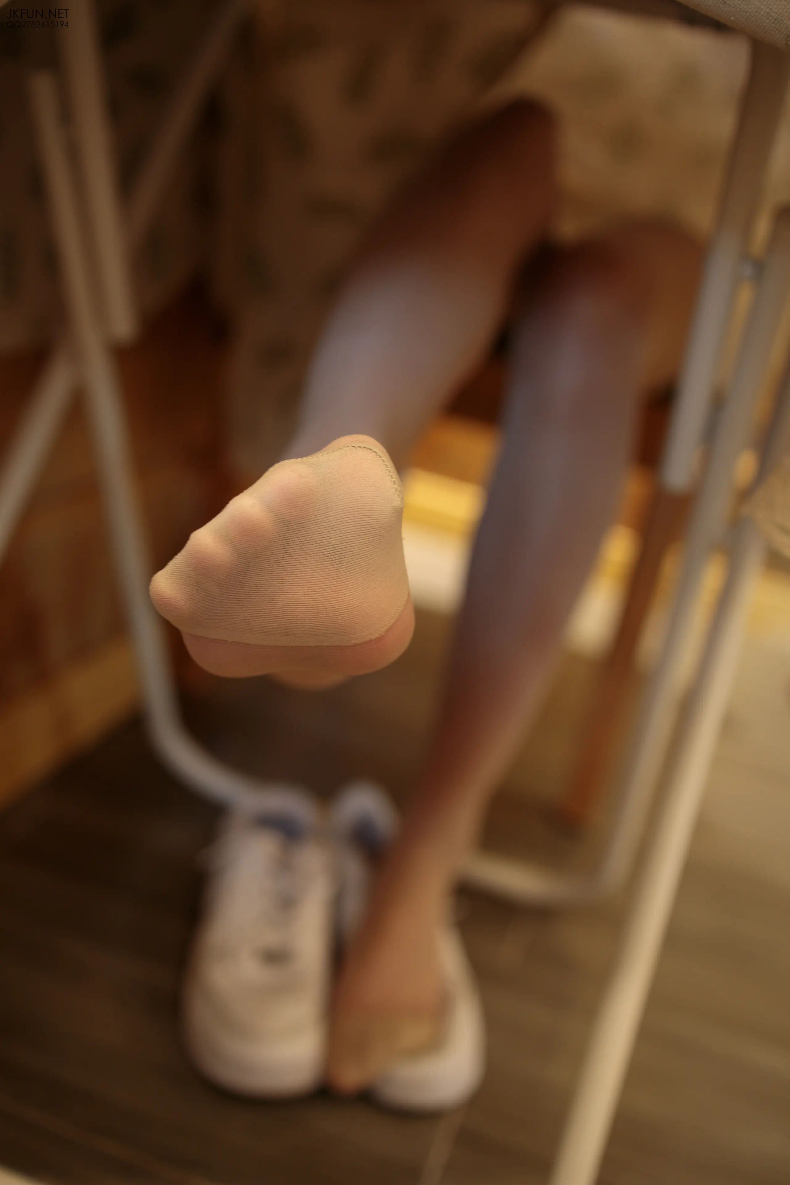 森萝财团 JKFUN 10D肉丝运动鞋桌 [102P]