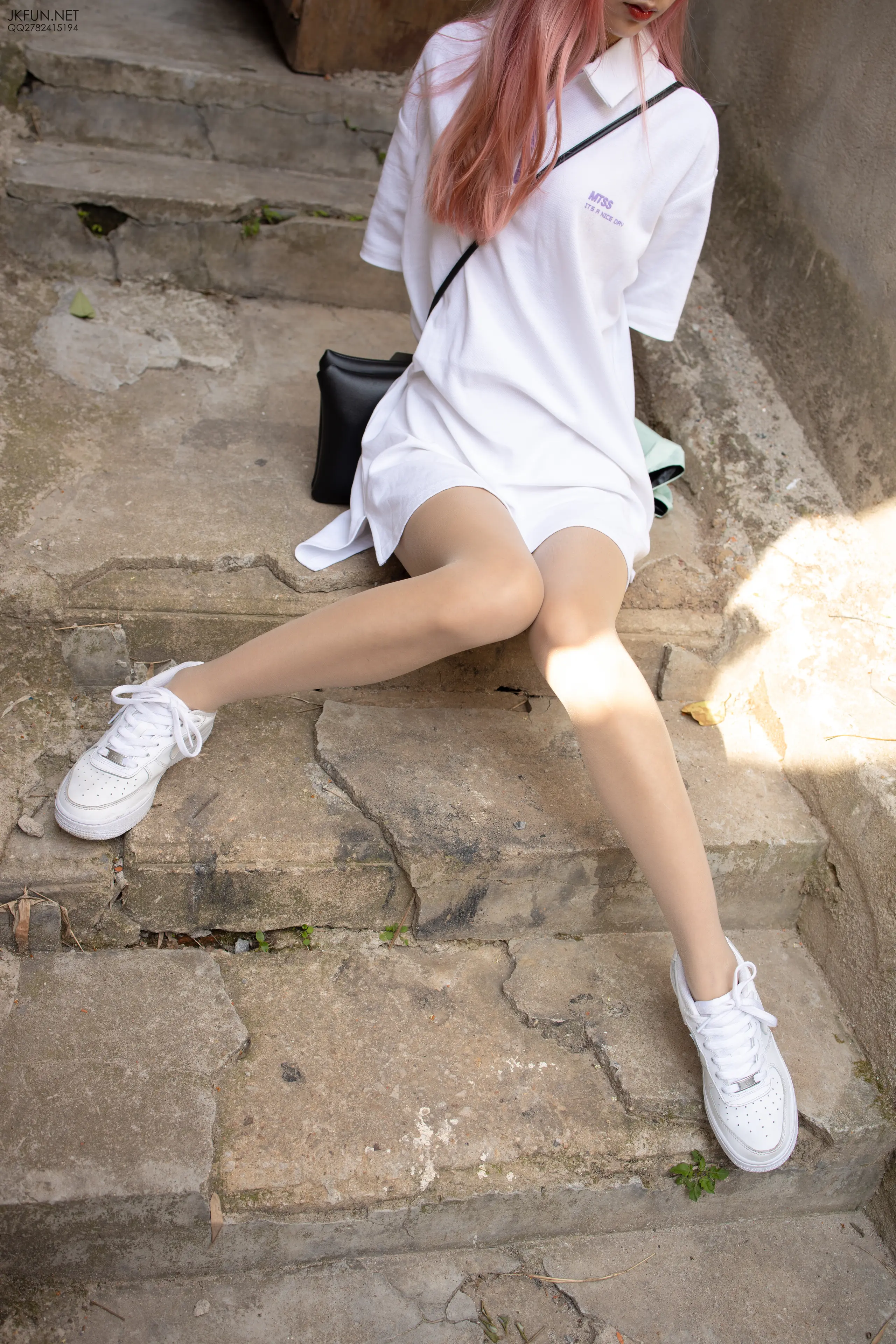 森萝财团 JKFUN 10D肉丝运动鞋桌 [102P]